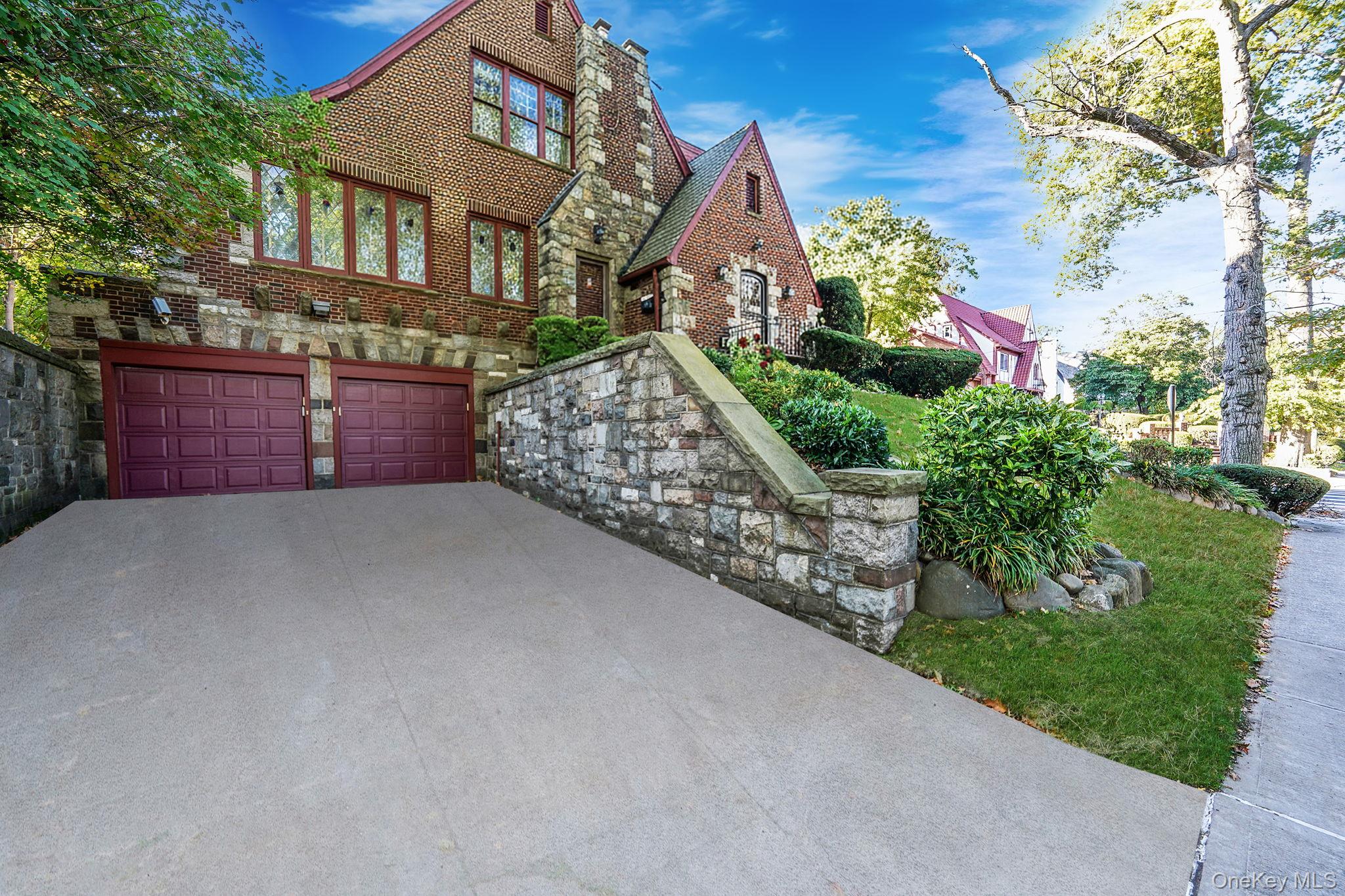 #2 photo, 8402 Midland Parkway, クイーンズ区 Jamaica Estates , NY 11432