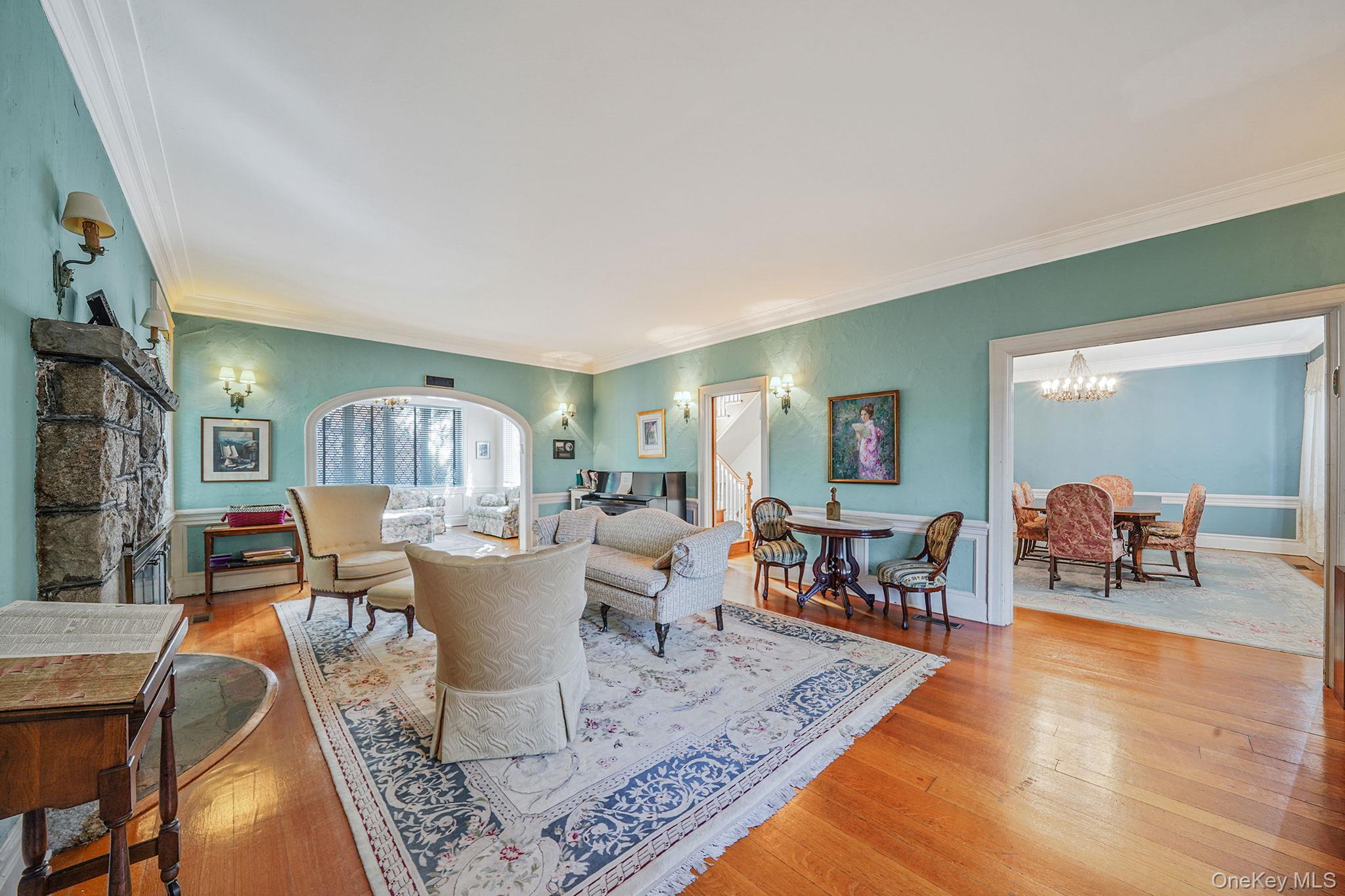 #3 photo, 8402 Midland Parkway, クイーンズ区 Jamaica Estates , NY 11432