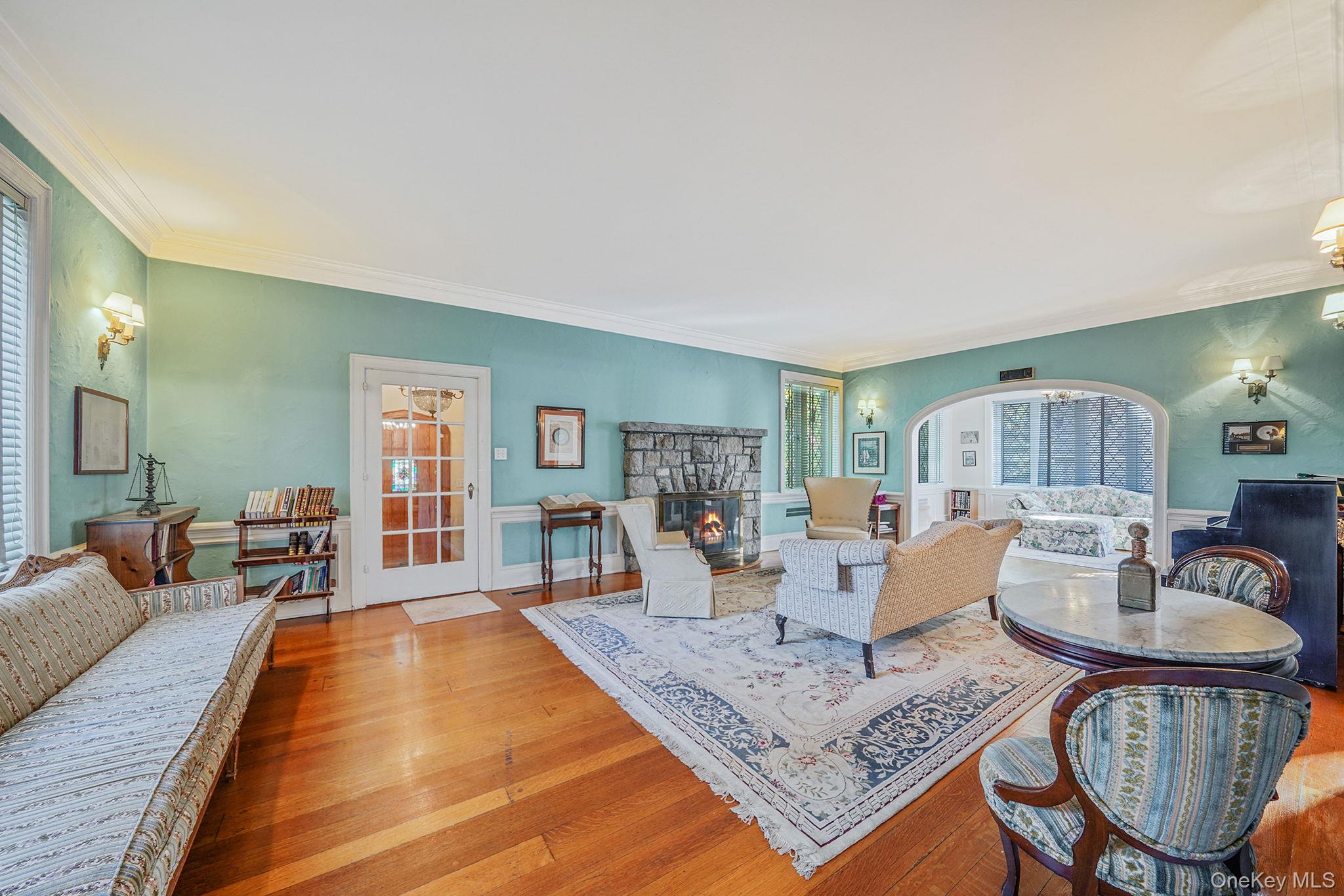 #5 photo, 8402 Midland Parkway, クイーンズ区 Jamaica Estates , NY 11432