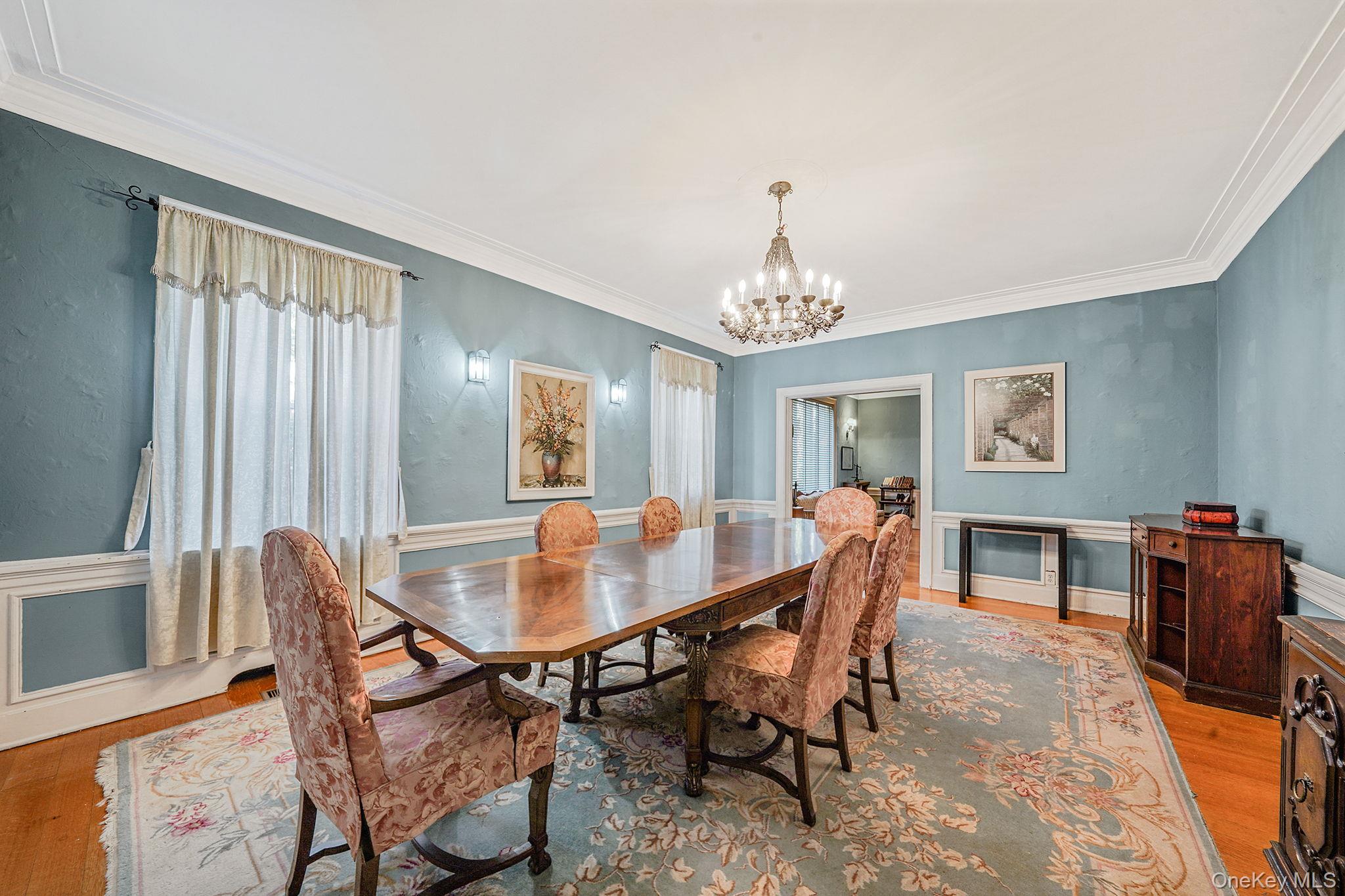 #7 photo, 8402 Midland Parkway, クイーンズ区 Jamaica Estates , NY 11432