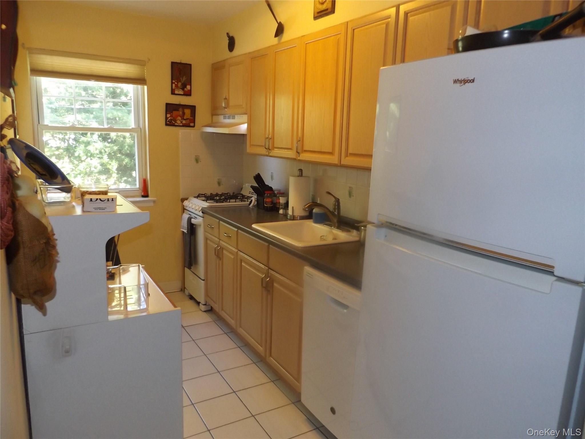 #6 photo, 130-2D Church Street, サフォーク郡 Kings Park , NY 11754