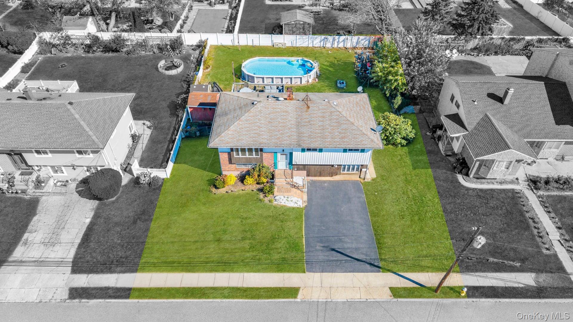 #1 photo, 23 Toysome Lane, सफ़ोक काउंटी Deer Park , NY 11729