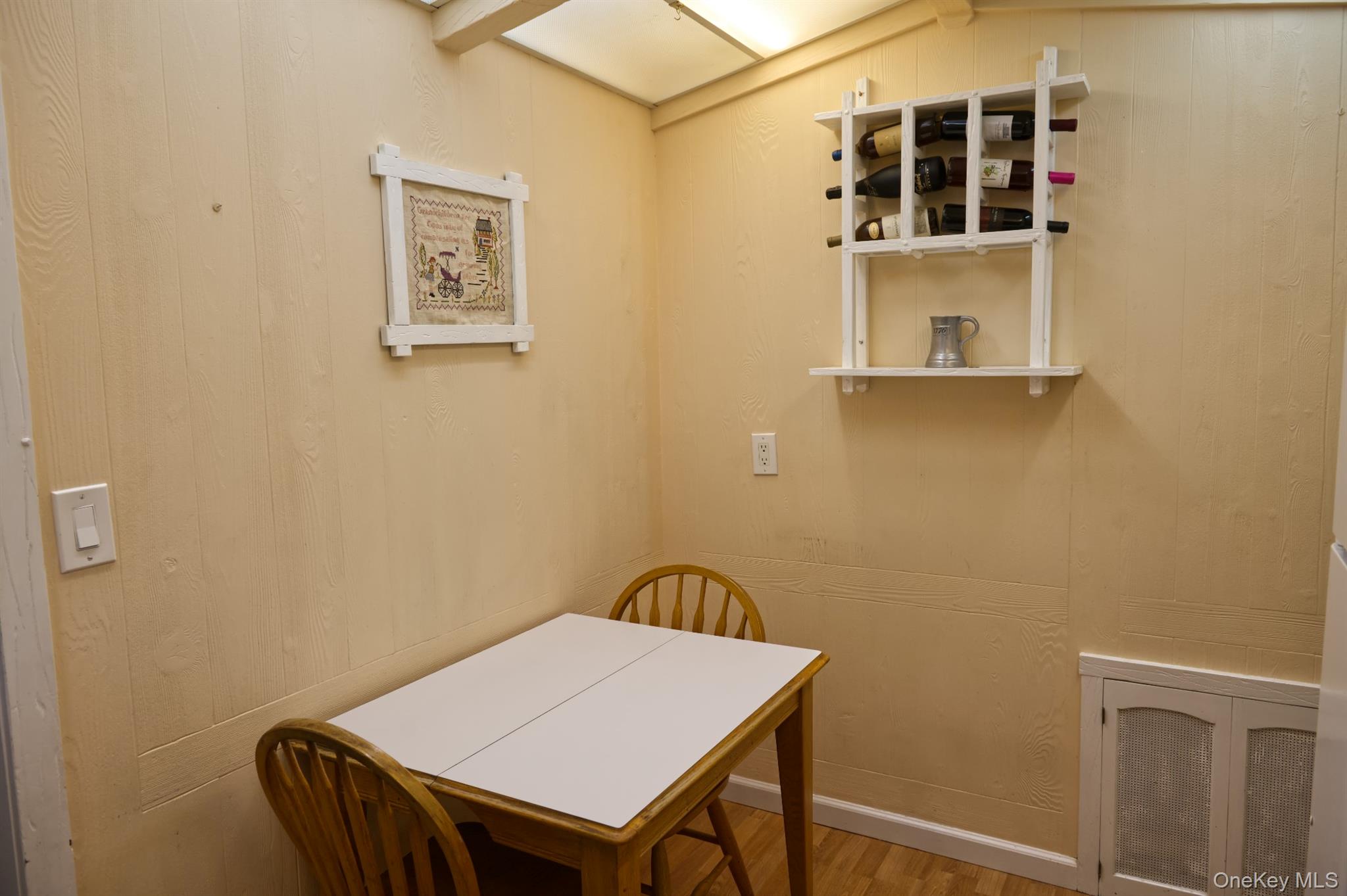 #13 photo, 1943 Cole Drive, ナッソー郡 East Meadow , NY 11554