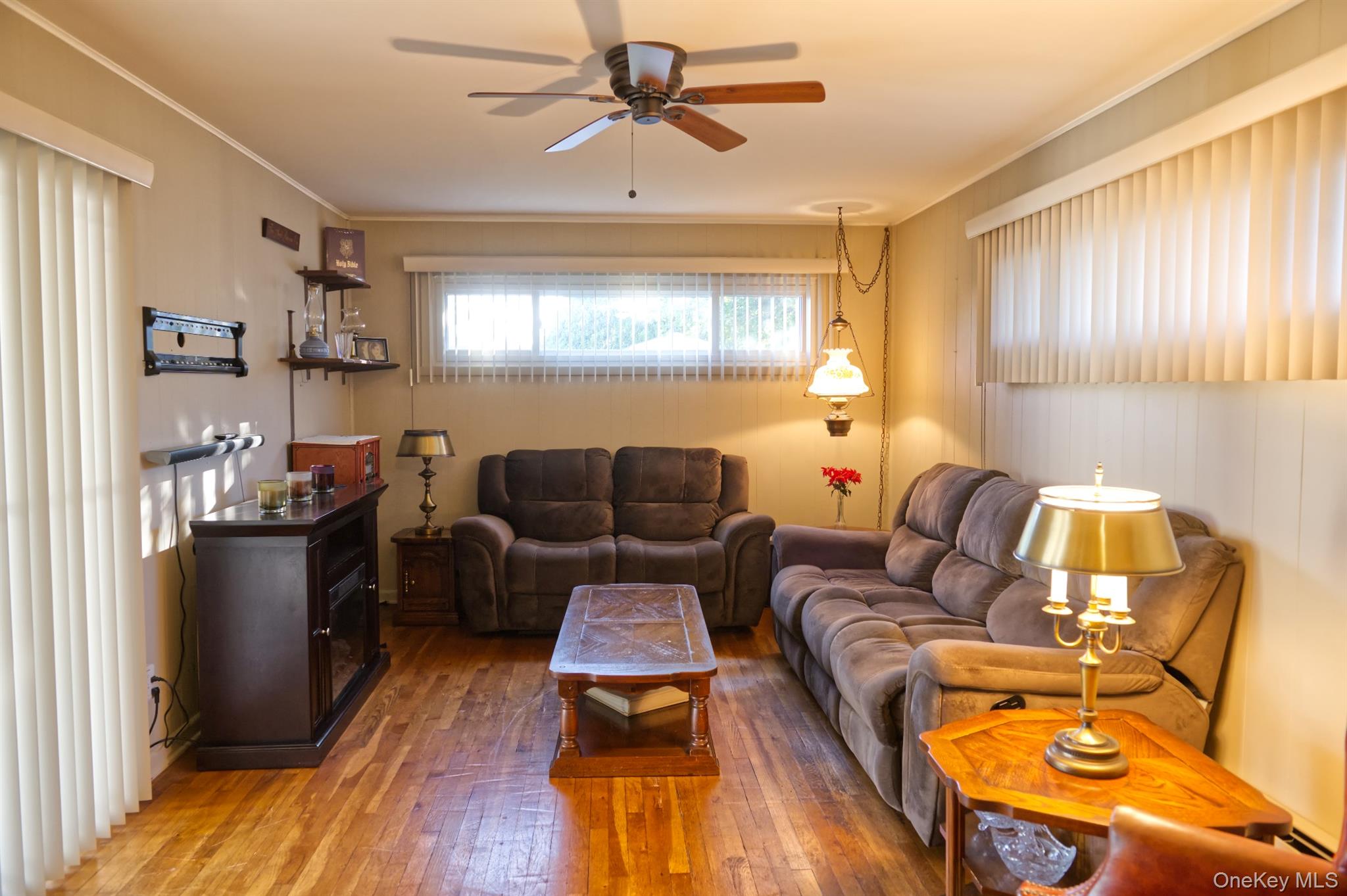 #14 photo, 1943 Cole Drive, ナッソー郡 East Meadow , NY 11554