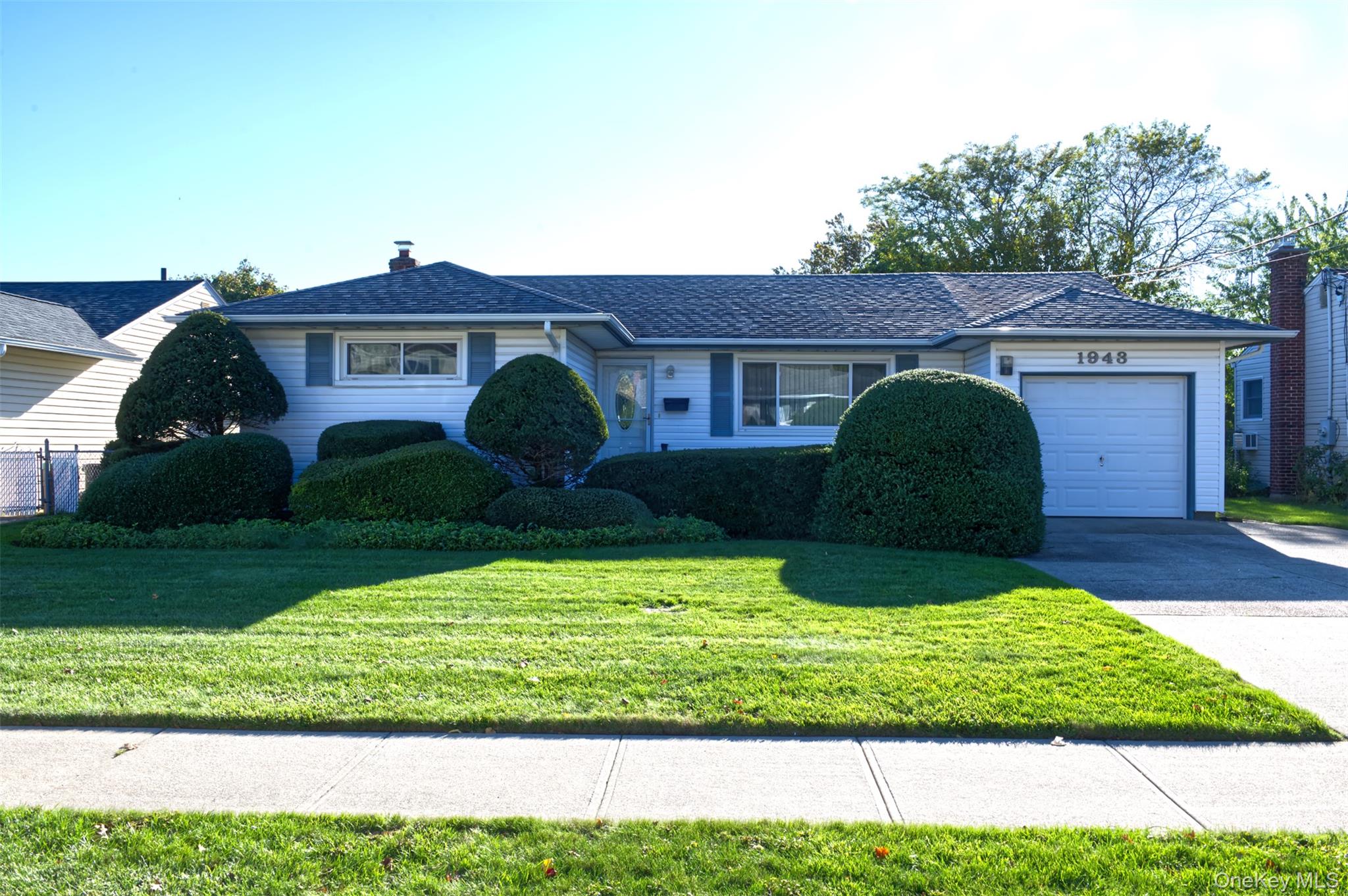 #2 photo, 1943 Cole Drive, ナッソー郡 East Meadow , NY 11554