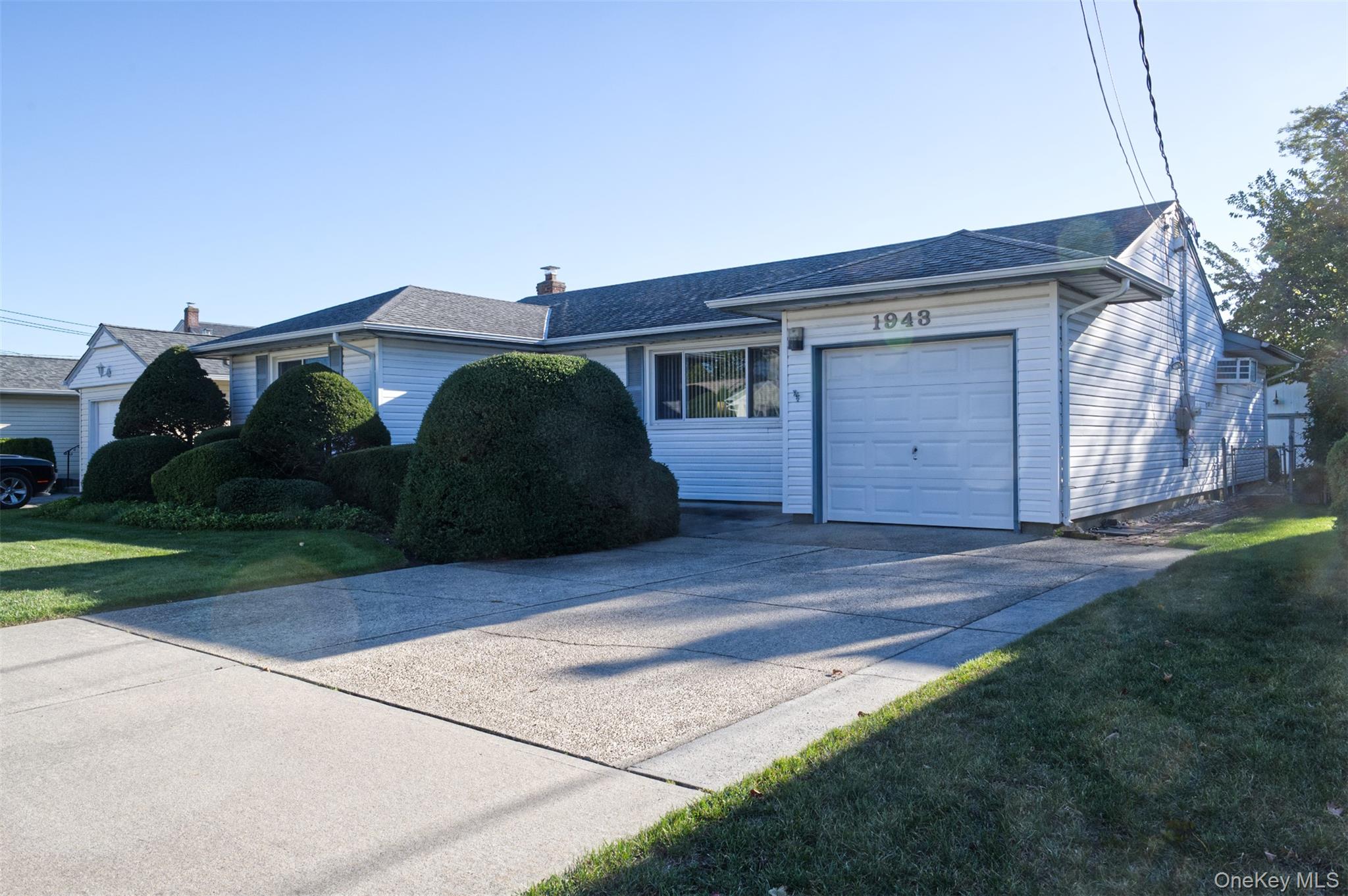 #3 photo, 1943 Cole Drive, ナッソー郡 East Meadow , NY 11554