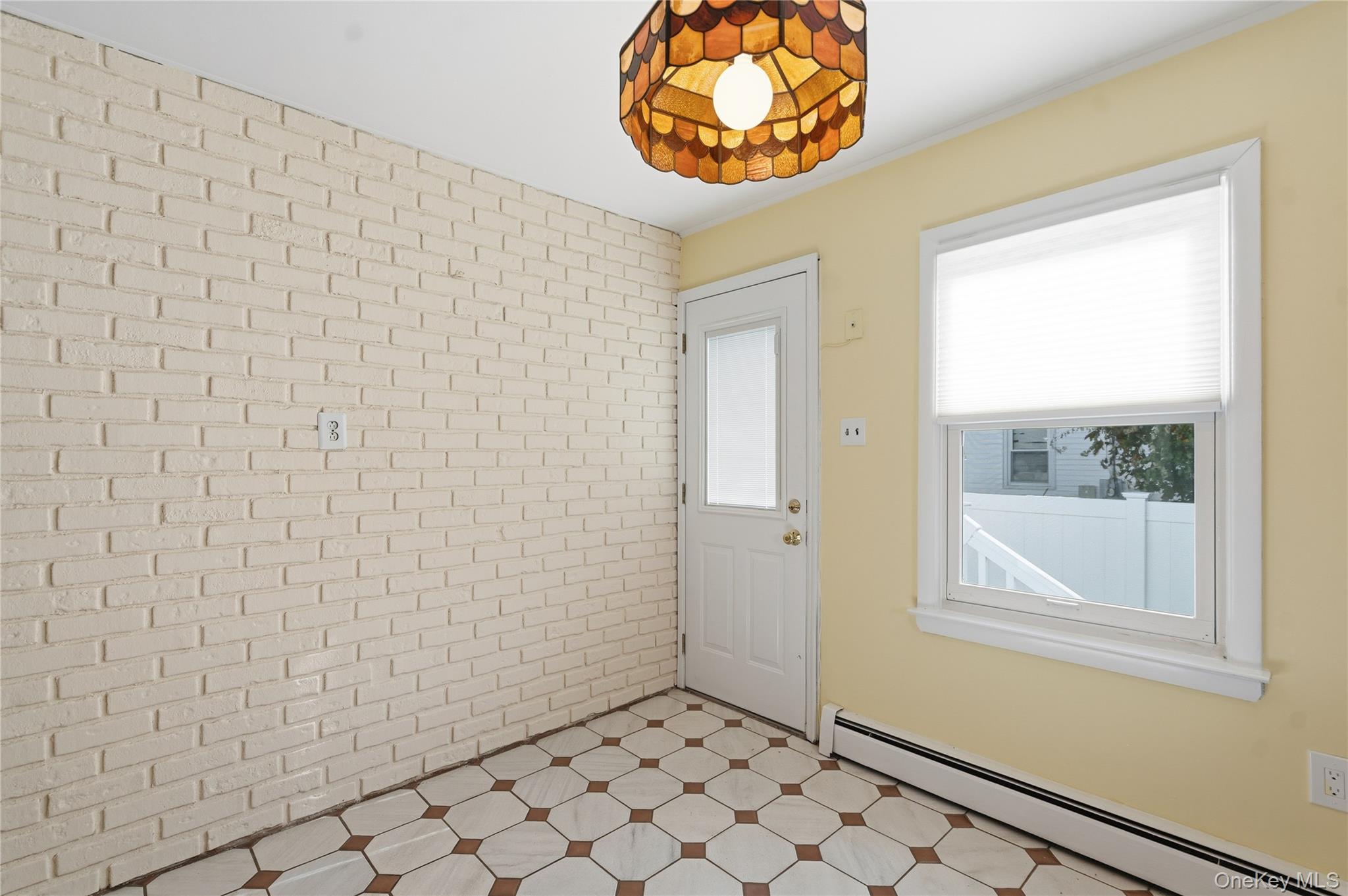 #10 photo, 245 S Delaware Avenue, サフォーク郡 Lindenhurst , NY 11757