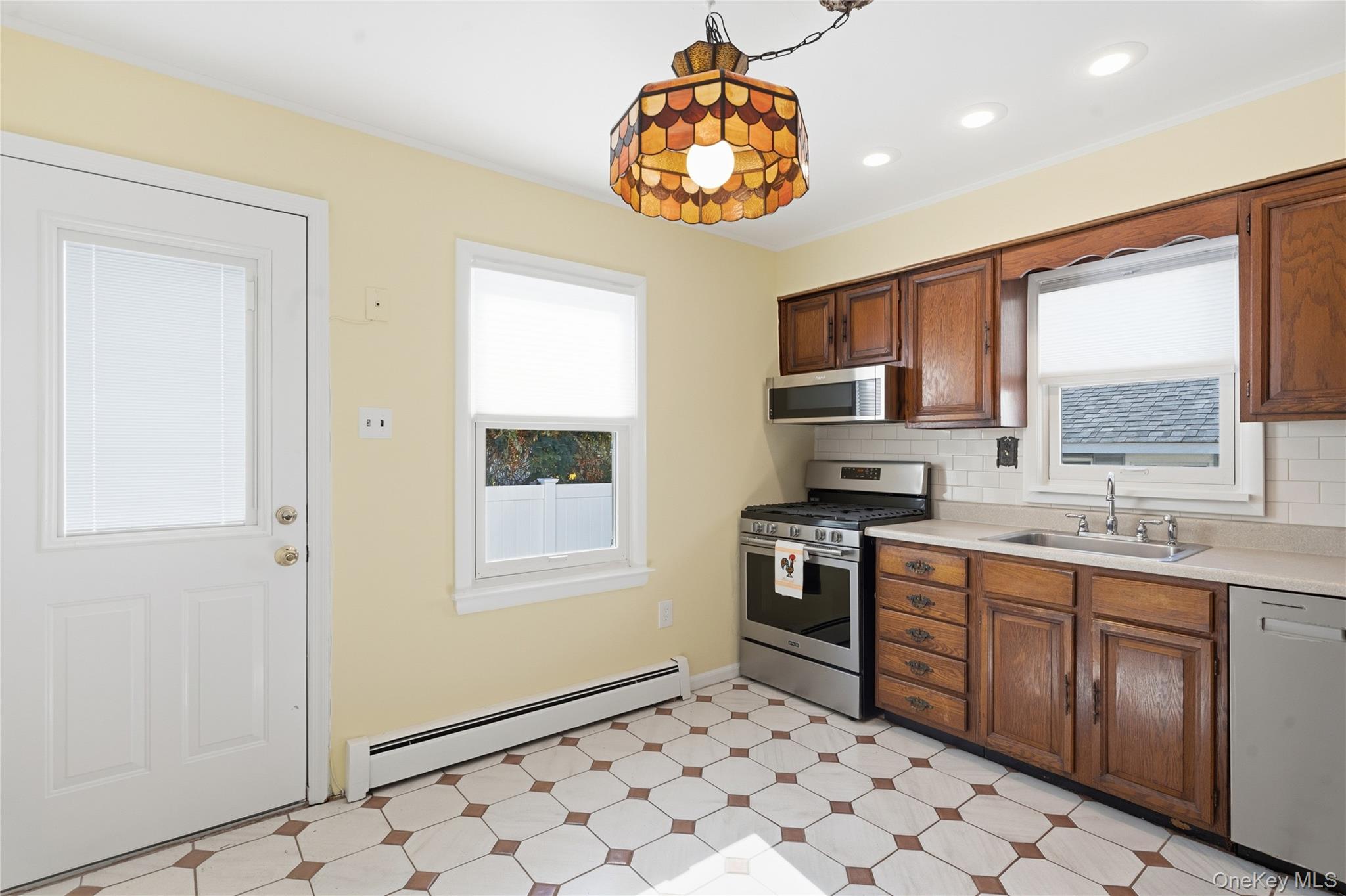 #11 photo, 245 S Delaware Avenue, サフォーク郡 Lindenhurst , NY 11757