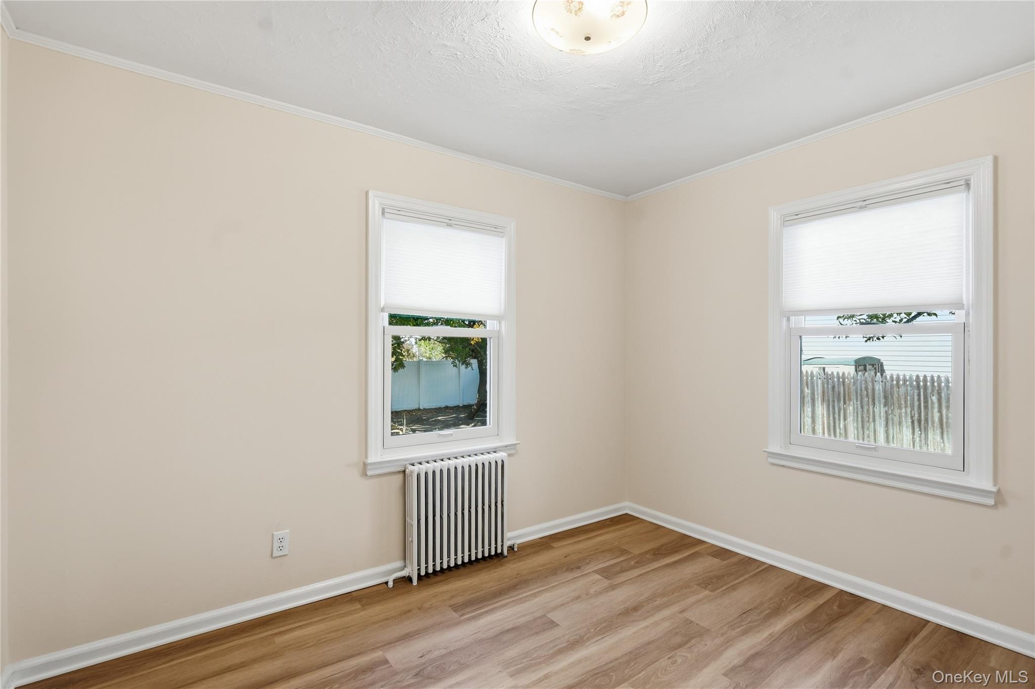 #15 photo, 245 S Delaware Avenue, サフォーク郡 Lindenhurst , NY 11757