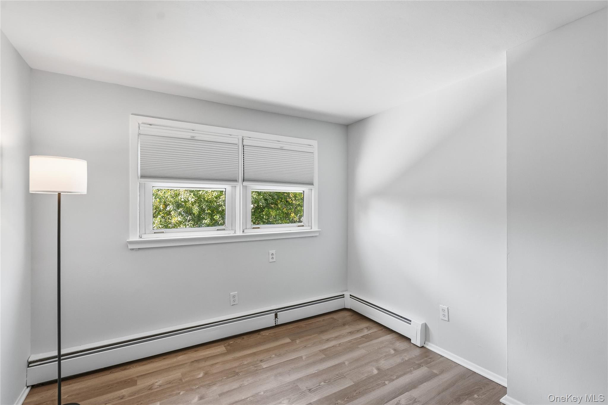 #19 photo, 245 S Delaware Avenue, サフォーク郡 Lindenhurst , NY 11757