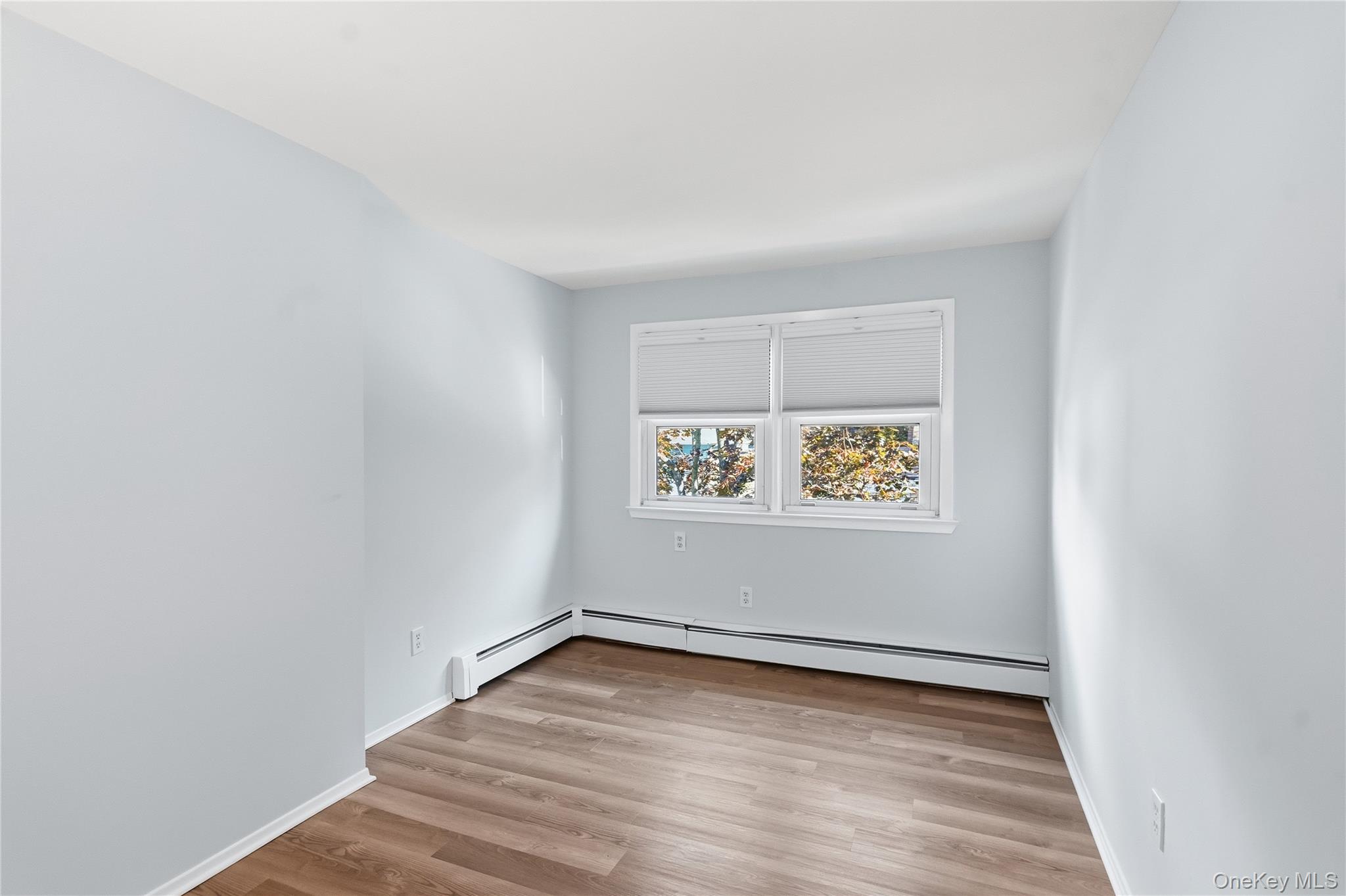 #20 photo, 245 S Delaware Avenue, サフォーク郡 Lindenhurst , NY 11757