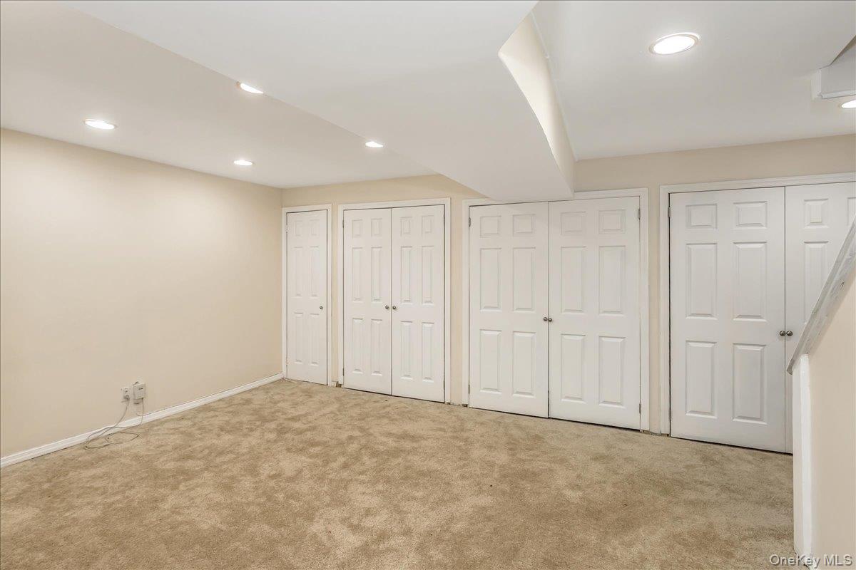 #15 photo, 21 Vanderbilt Way, ナッソー郡 Valley Stream , NY 11581