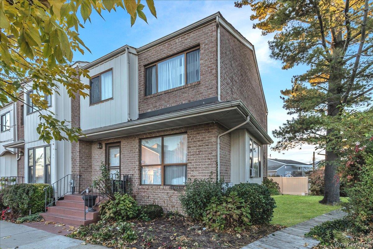 #2 photo, 21 Vanderbilt Way, ナッソー郡 Valley Stream , NY 11581