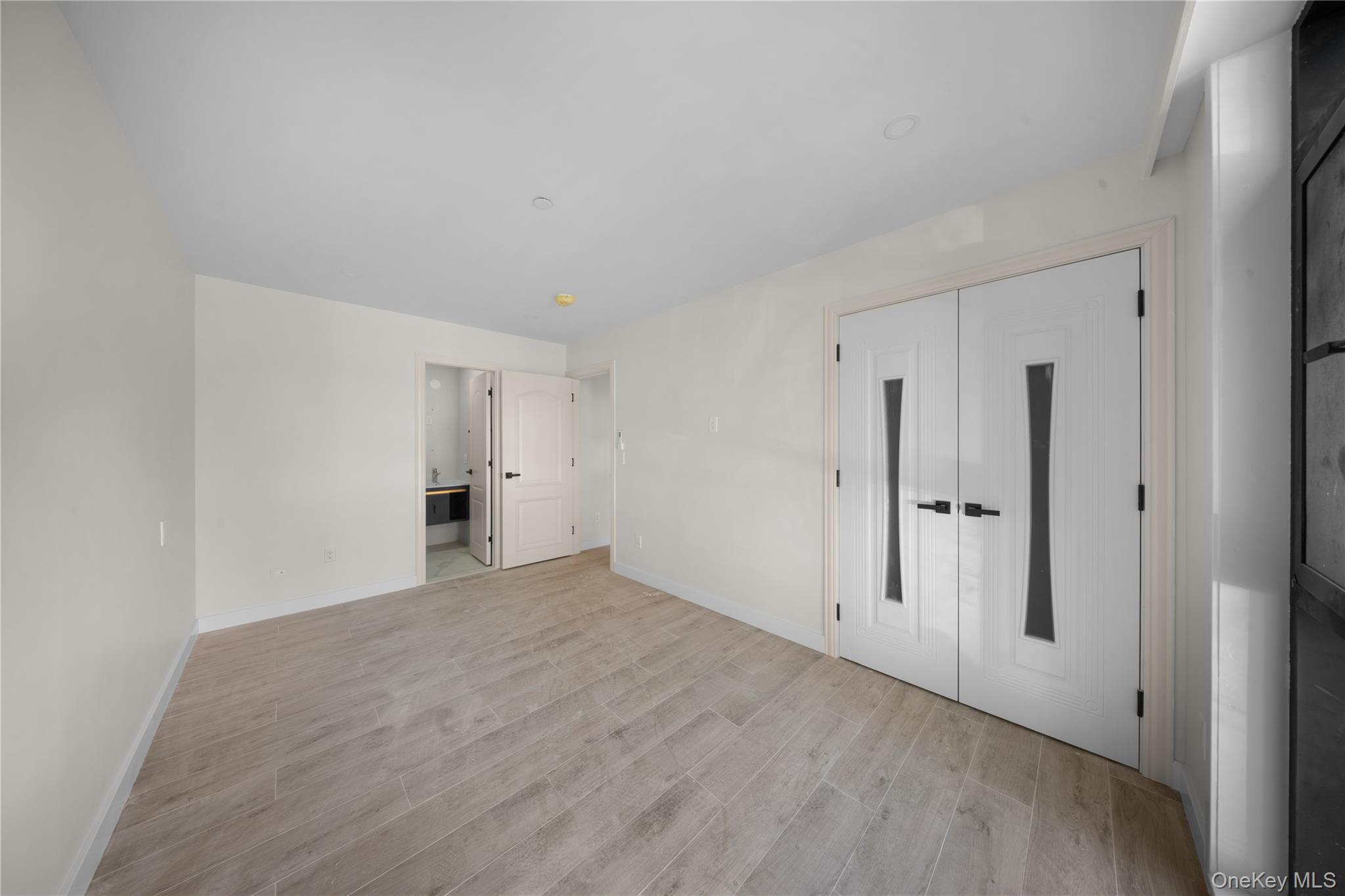 #11 photo, 104-22 Corona Avenue, クイーンズ区 Corona , NY 11368