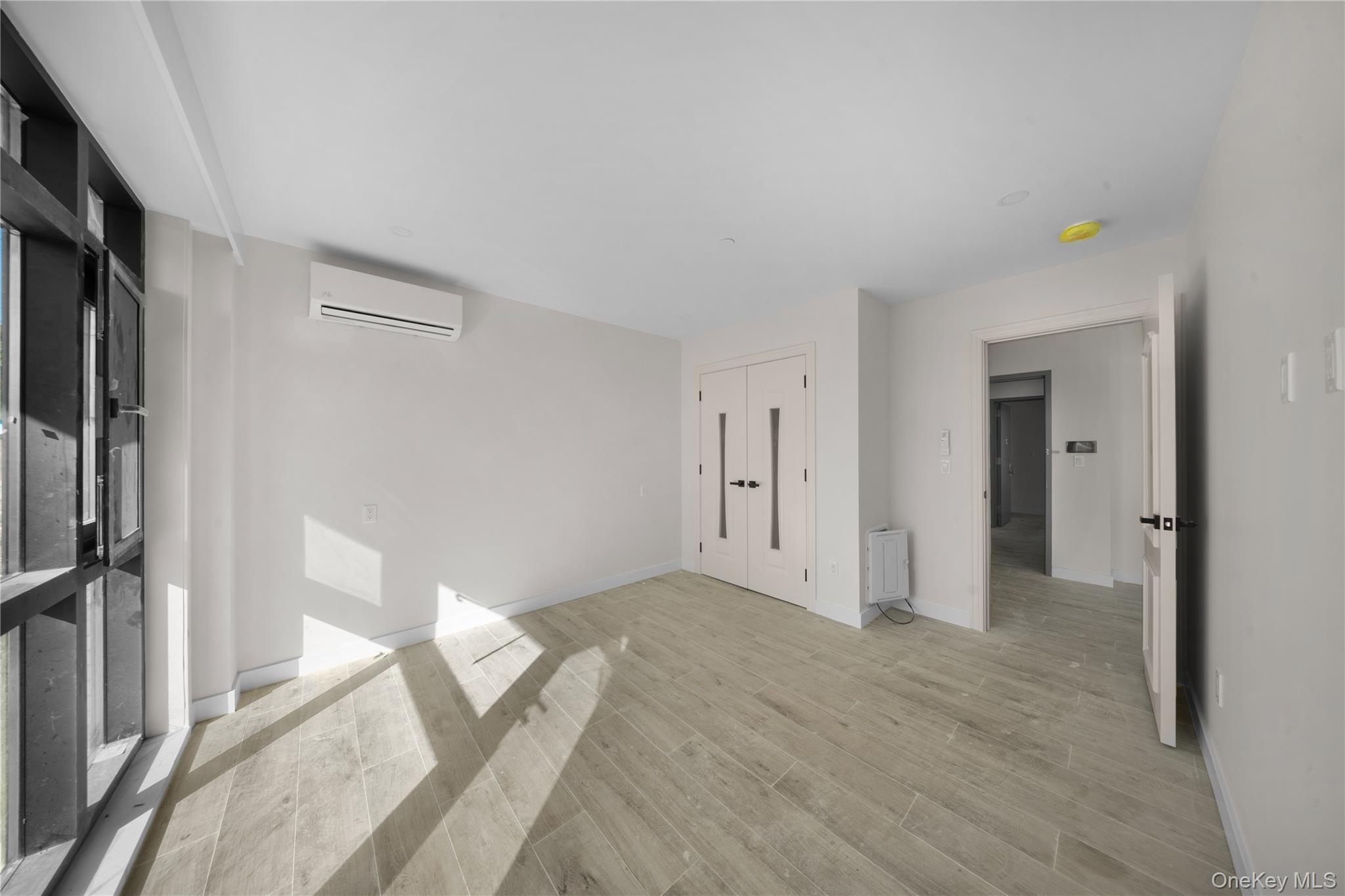 #17 photo, 104-22 Corona Avenue, クイーンズ区 Corona , NY 11368