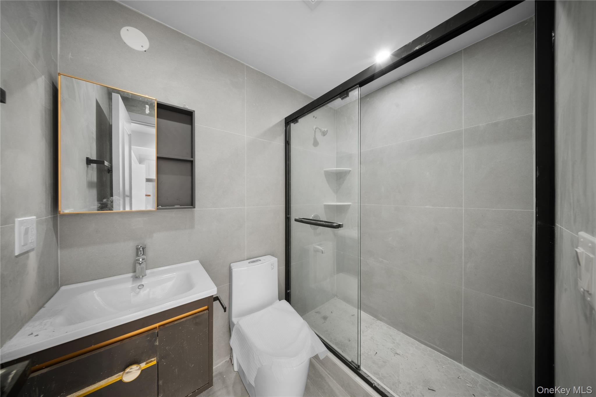 #18 photo, 104-22 Corona Avenue, クイーンズ区 Corona , NY 11368