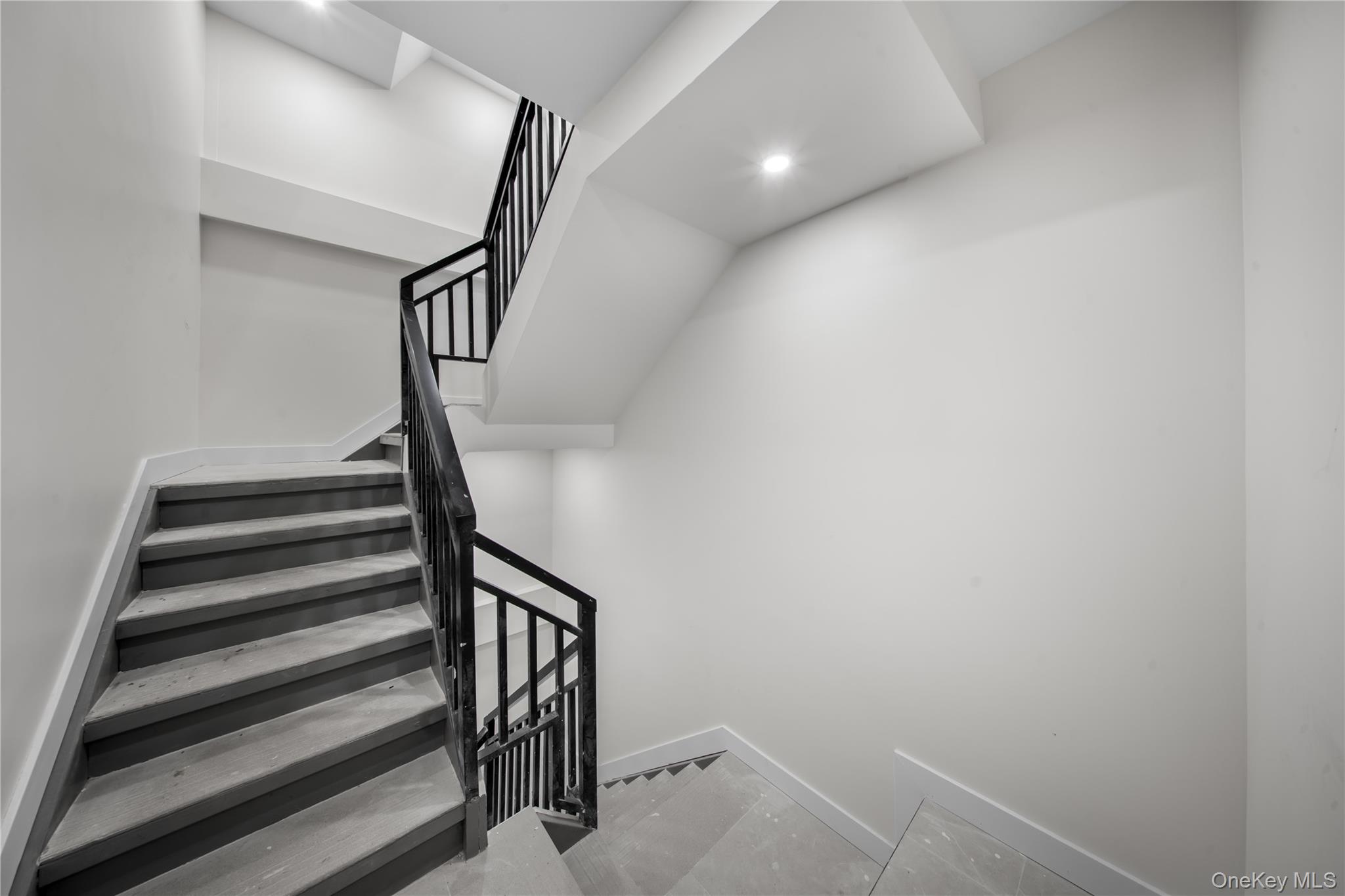 #19 photo, 104-22 Corona Avenue, クイーンズ区 Corona , NY 11368