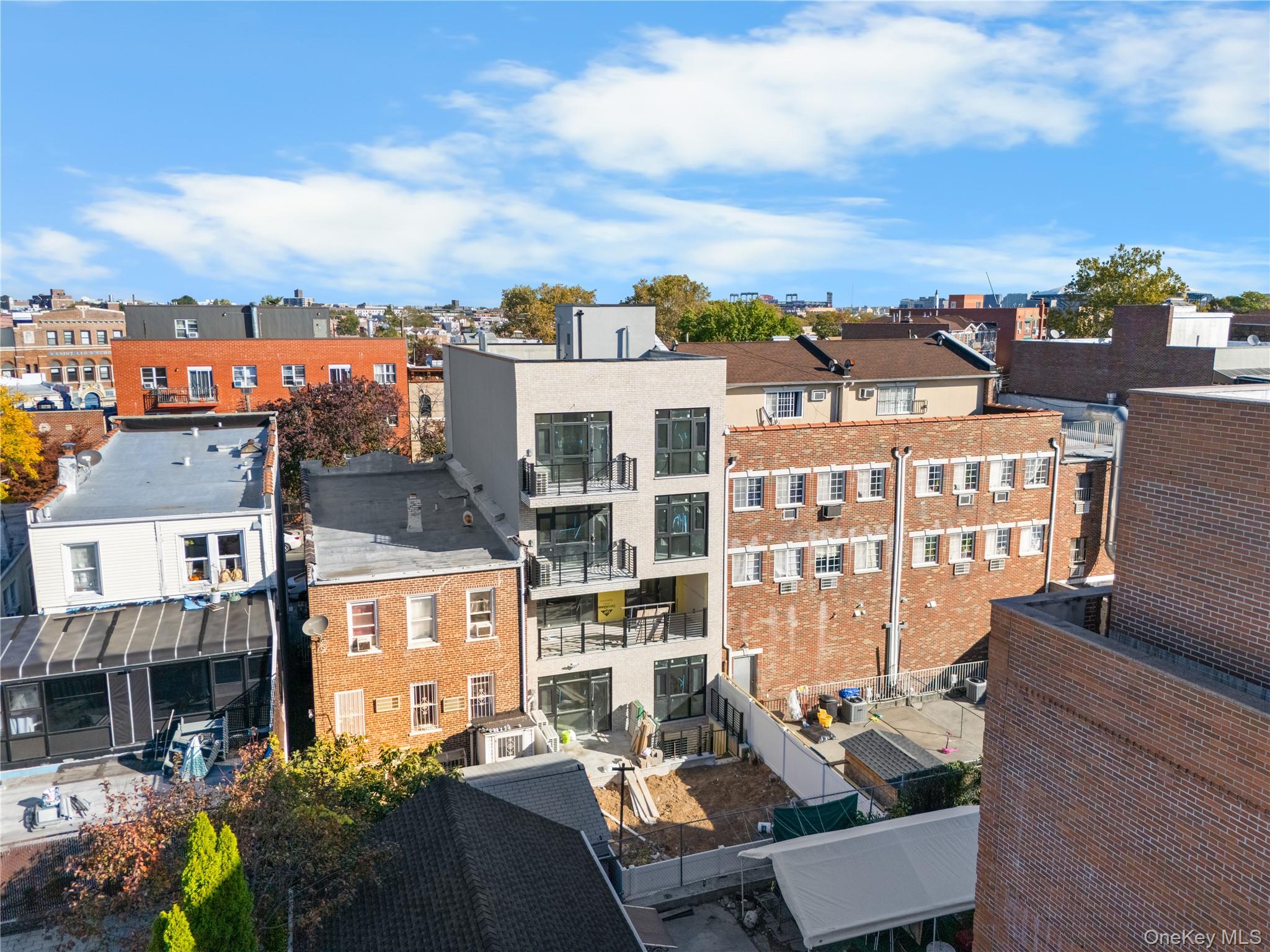 #4 photo, 104-22 Corona Avenue, クイーンズ区 Corona , NY 11368