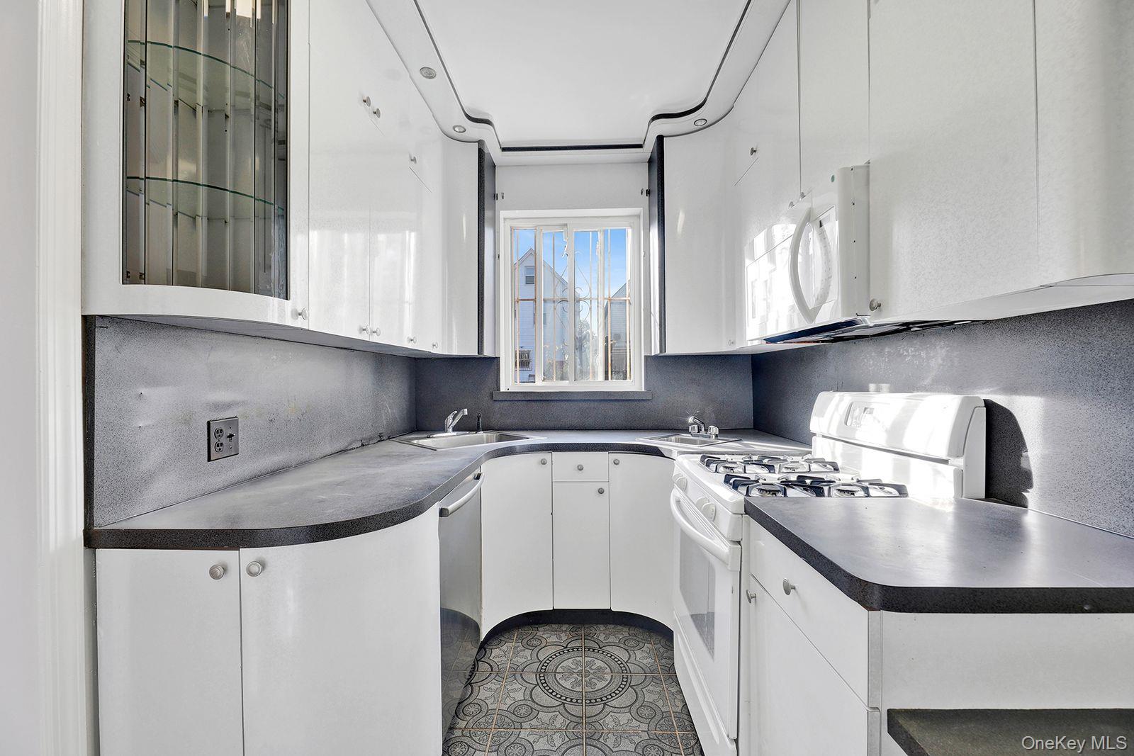 #9 photo, 102-12 62nd Road, クイーンズ区 Forest Hills , NY 11375