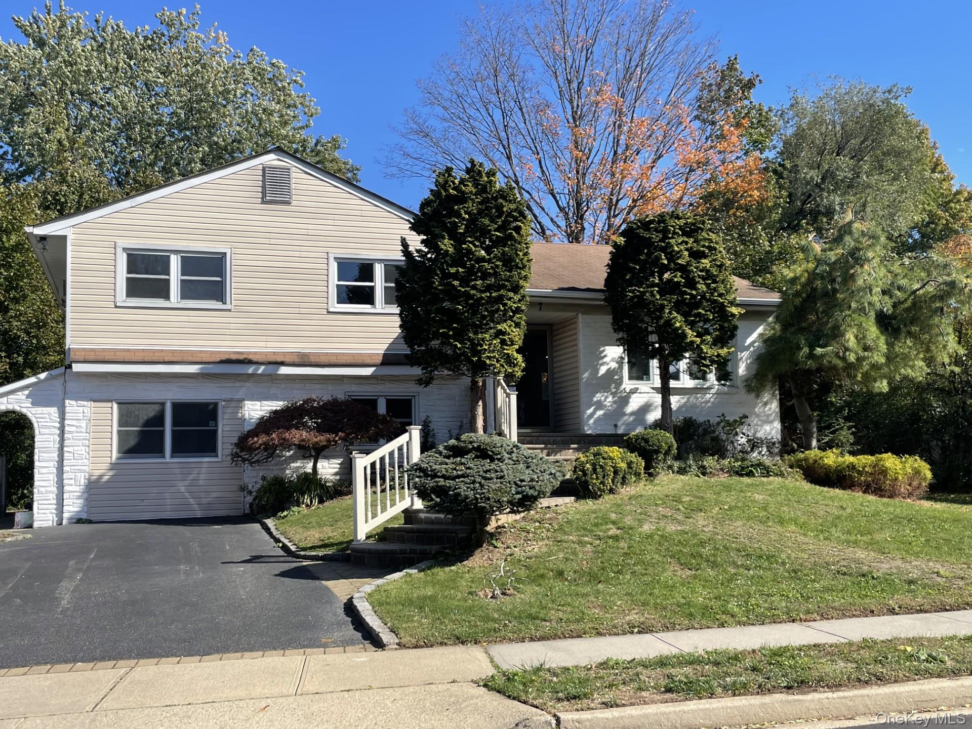 #1 photo, 7 Frederick Drive, ナッソー郡 Plainview , NY 11803