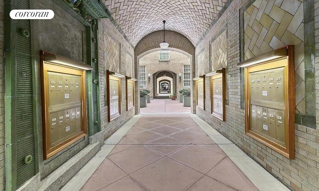 #8 photo, 517 E 77TH Street, マンハッタン Lenox Hill , NY 10021