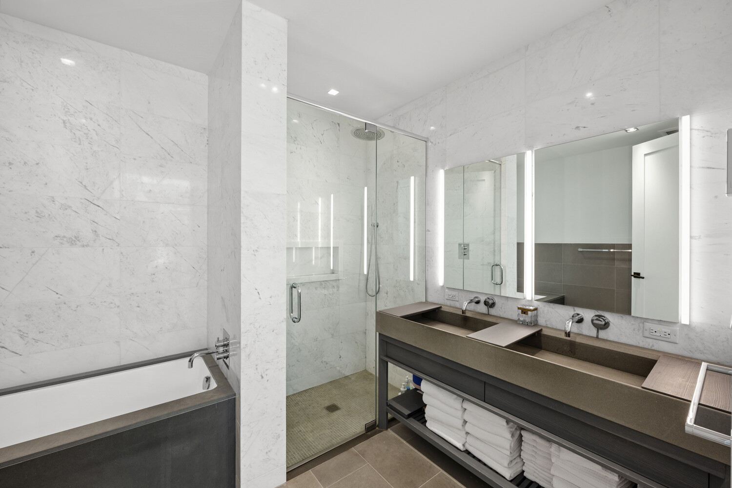 #8 photo, 225 W 17TH Street, マンハッタン Chelsea , NY 10011