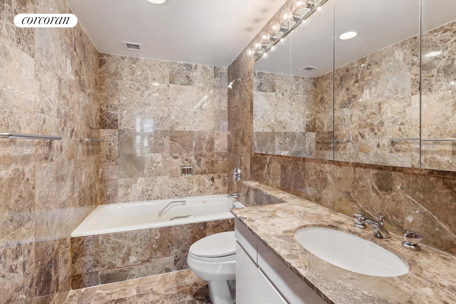 #8 photo, 157 E 74TH Street, マンハッタン Lenox Hill , NY 10021