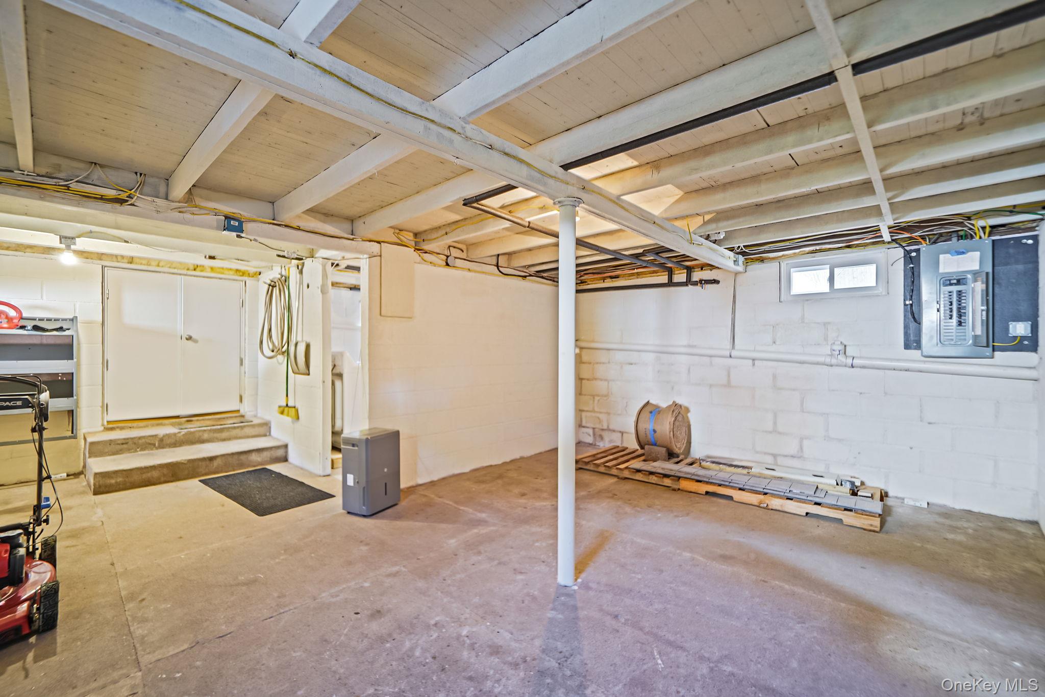 #18 photo, 4 Wyandanch Trail, サフォーク郡 Ridge , NY 11961