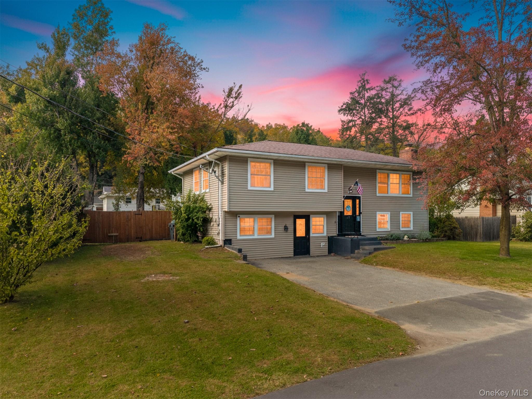 #1 photo, 30 Willow Road, Saugerties , NY 12477