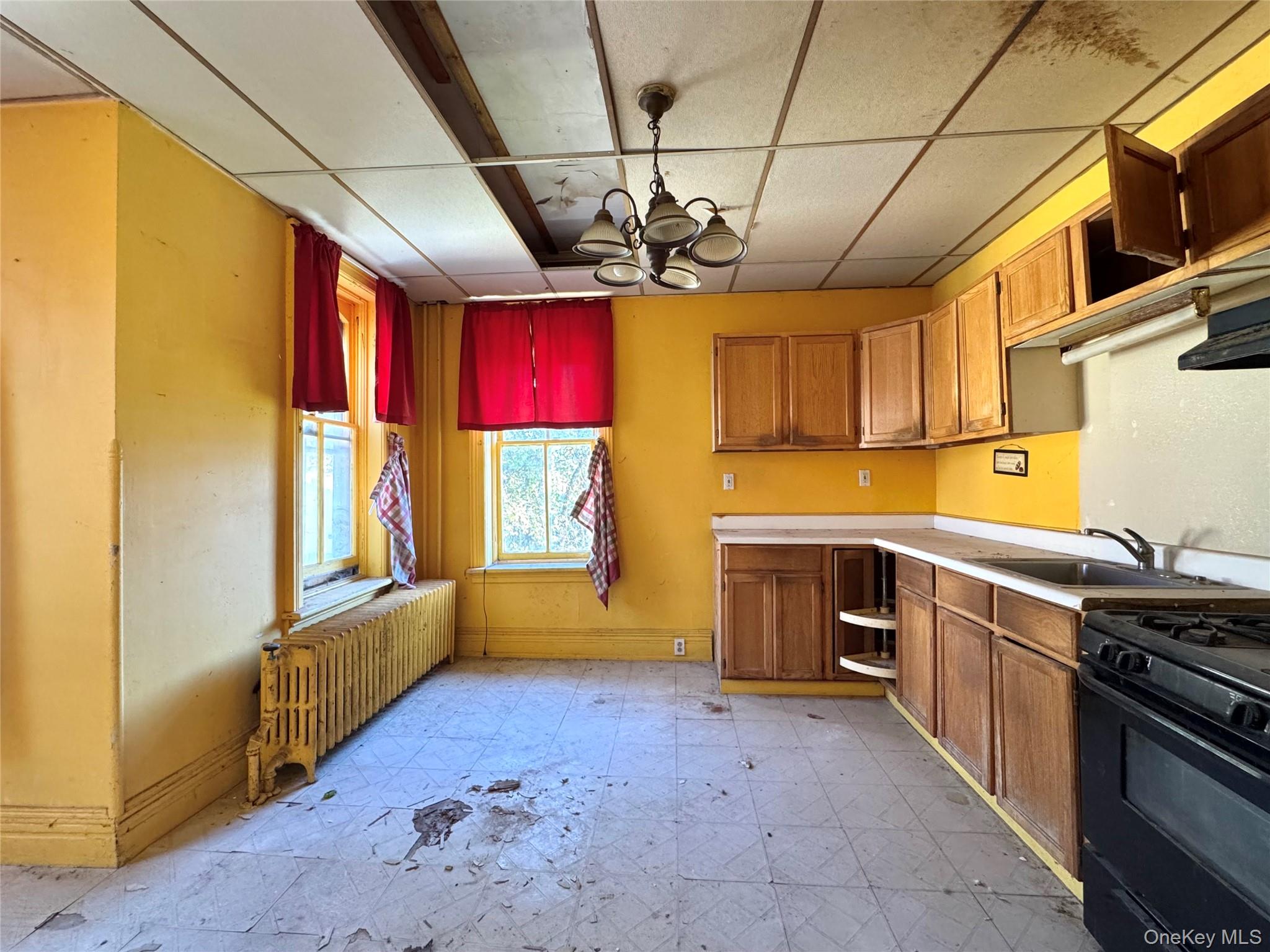 #4 photo, 8 Howell Street, Catskill , NY 12414