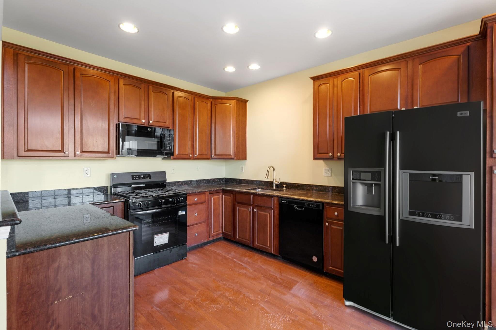 #11 photo, 305 Balsam Drive, New Windsor , NY 12553