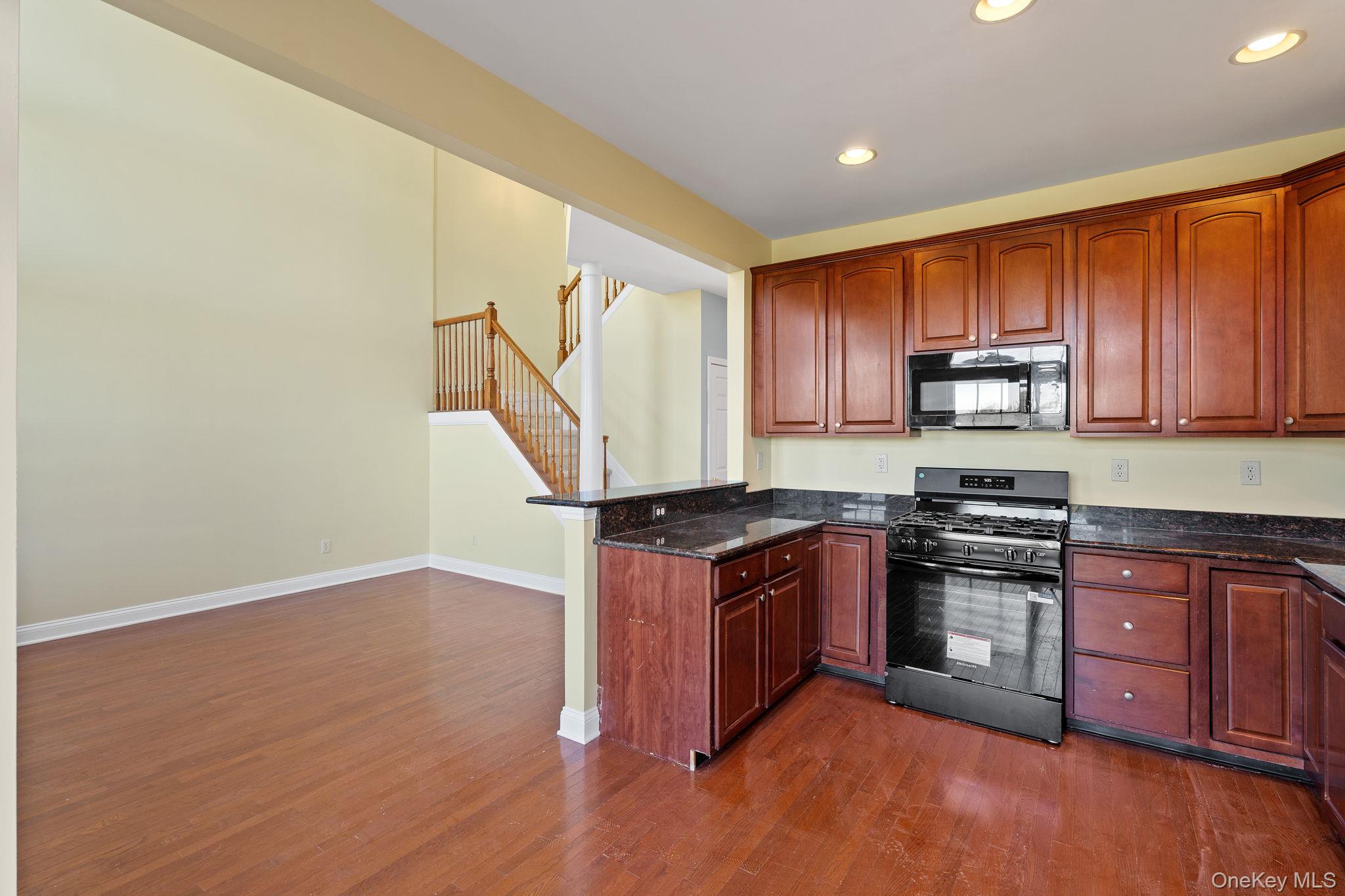 #13 photo, 305 Balsam Drive, New Windsor , NY 12553