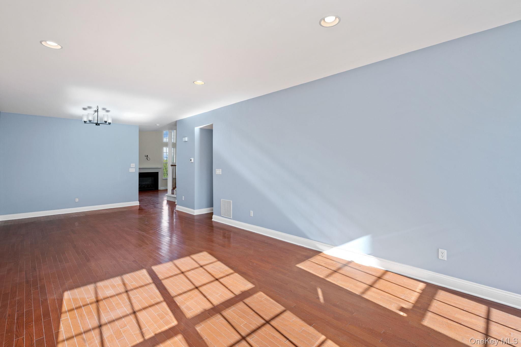 #5 photo, 305 Balsam Drive, New Windsor , NY 12553