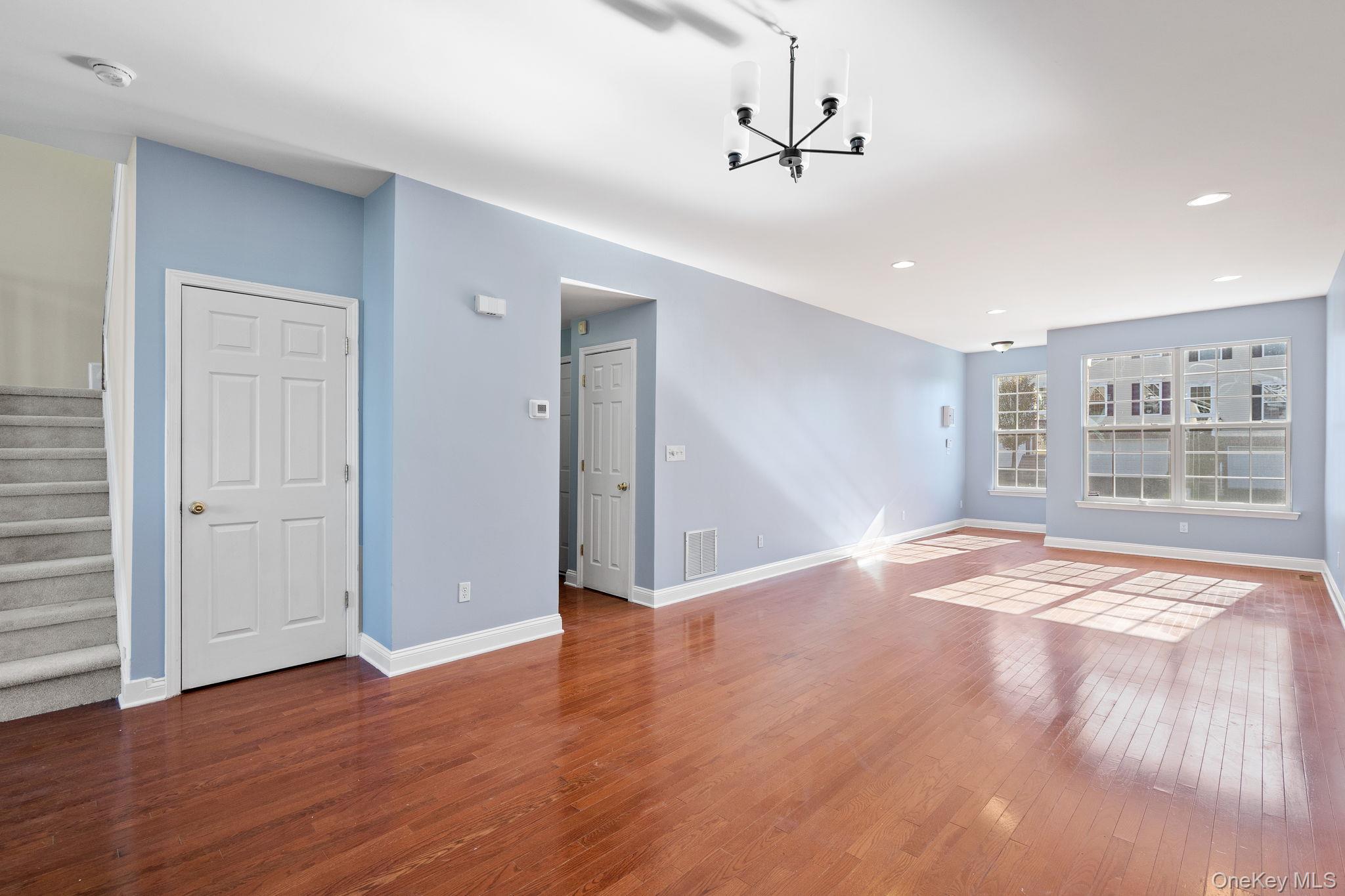 #8 photo, 305 Balsam Drive, New Windsor , NY 12553