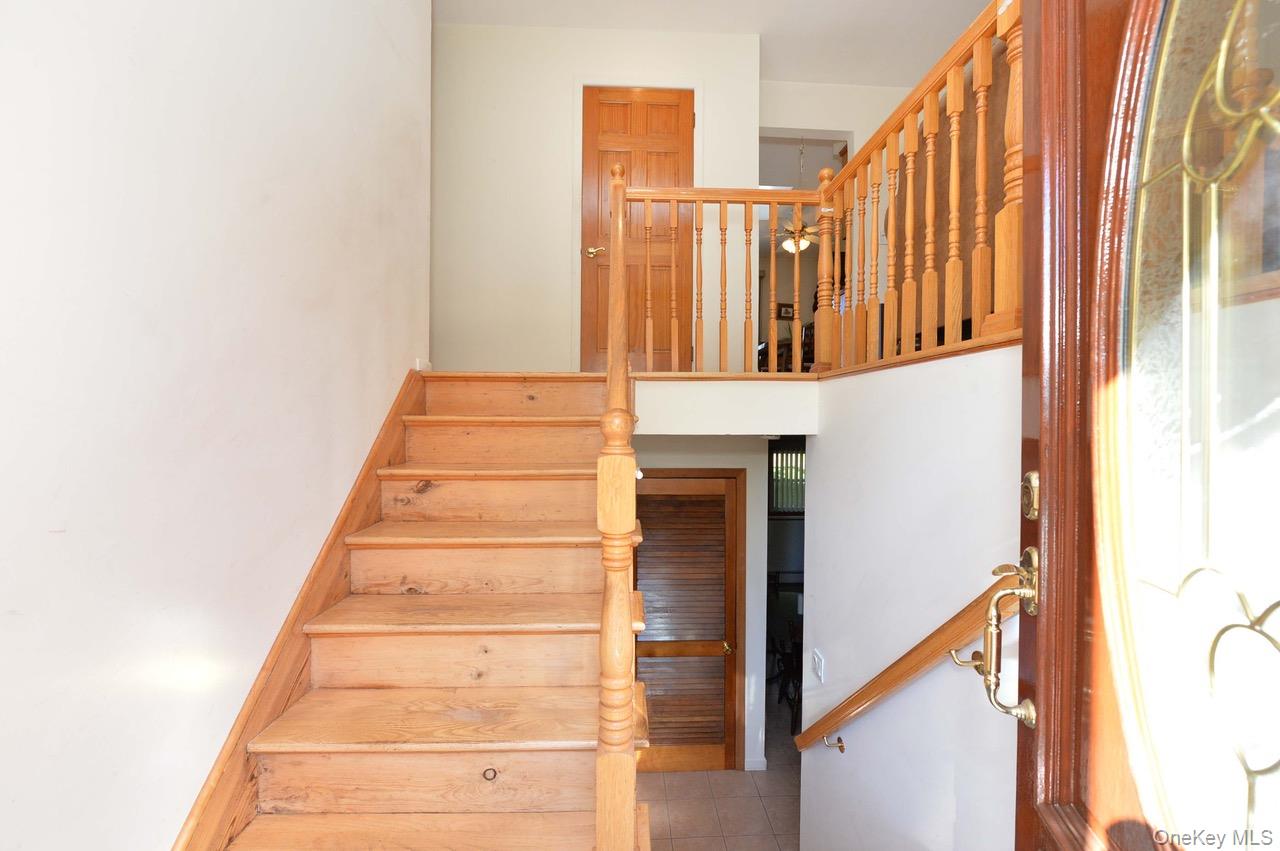 #4 photo, 13 Park Terrace, Valley Cottage , NY 10989