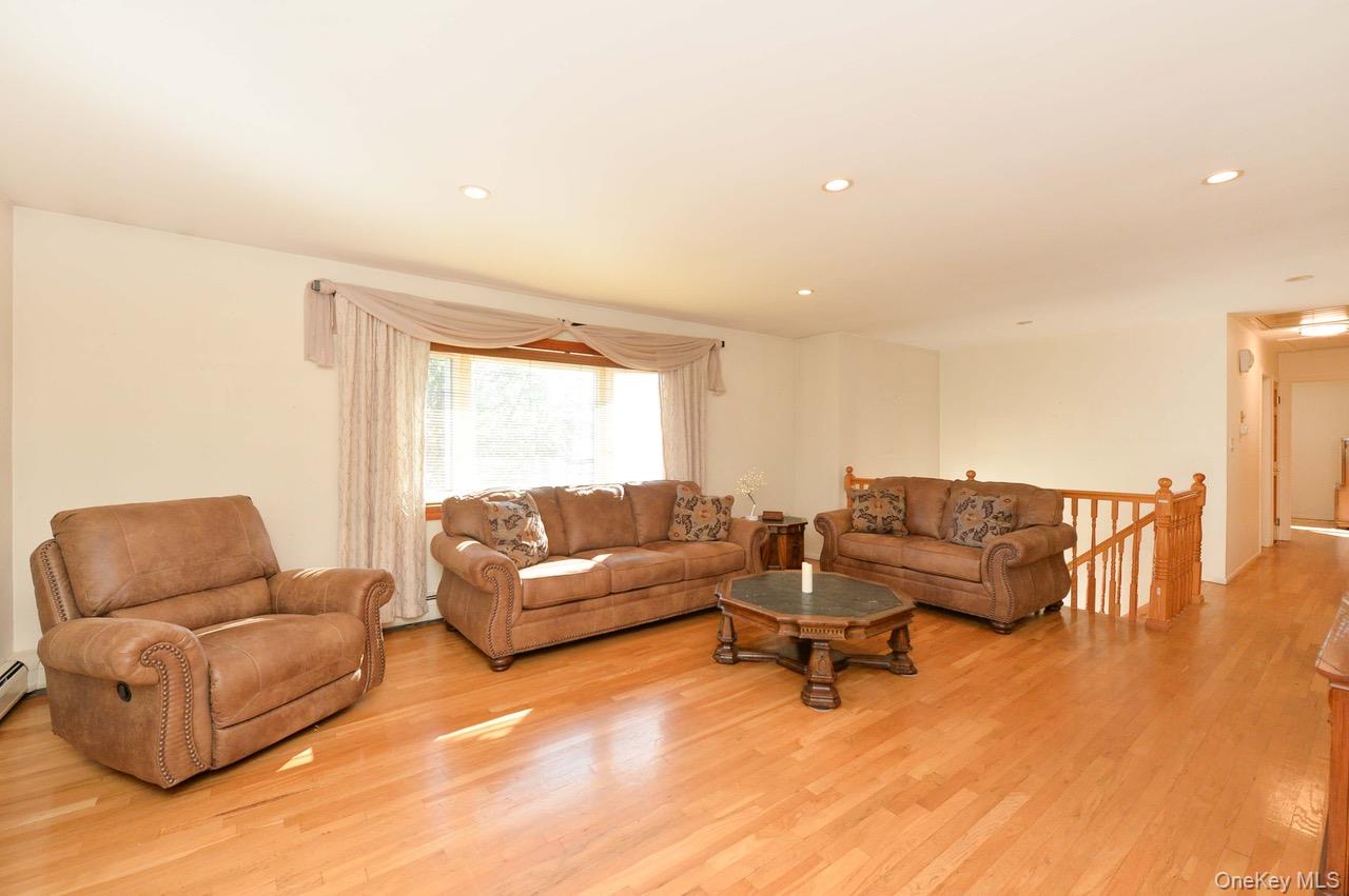 #6 photo, 13 Park Terrace, Valley Cottage , NY 10989