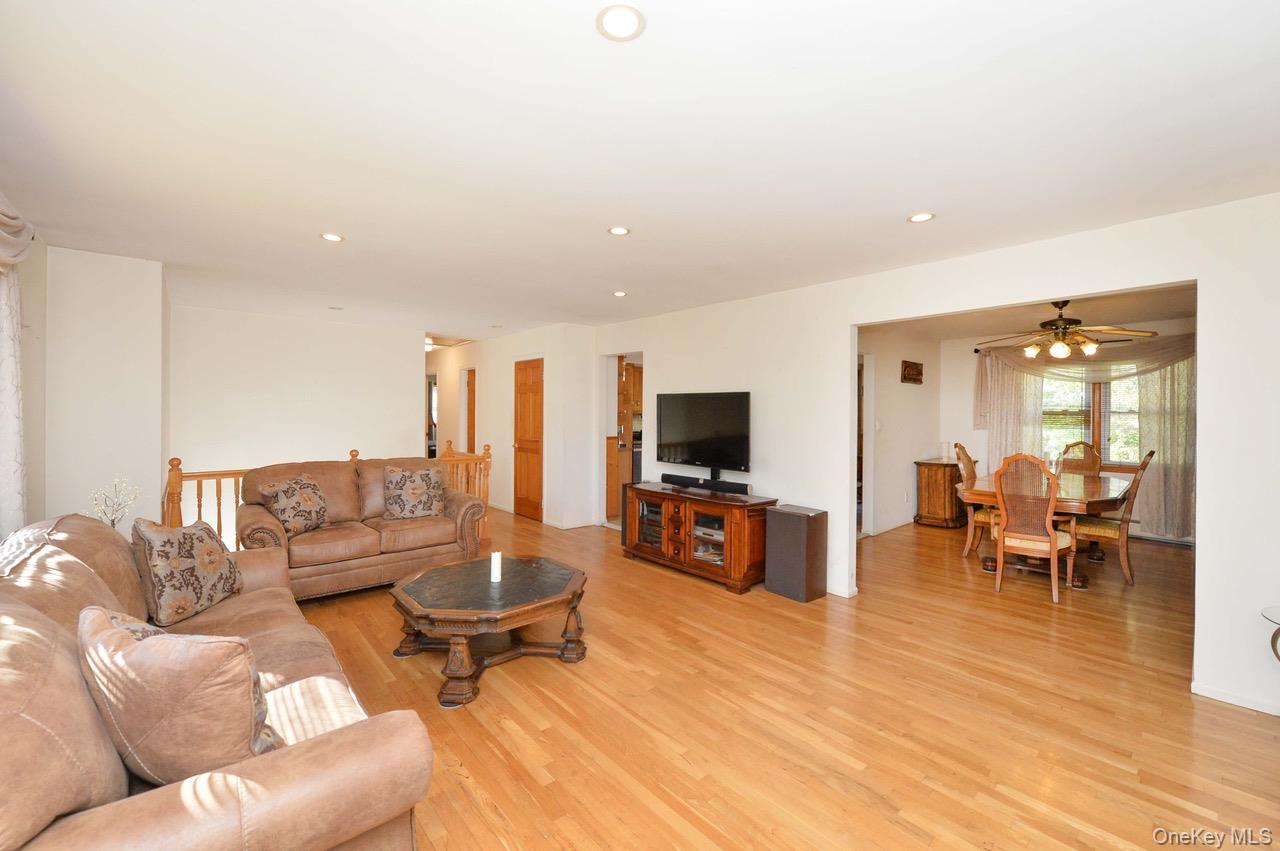 #7 photo, 13 Park Terrace, Valley Cottage , NY 10989