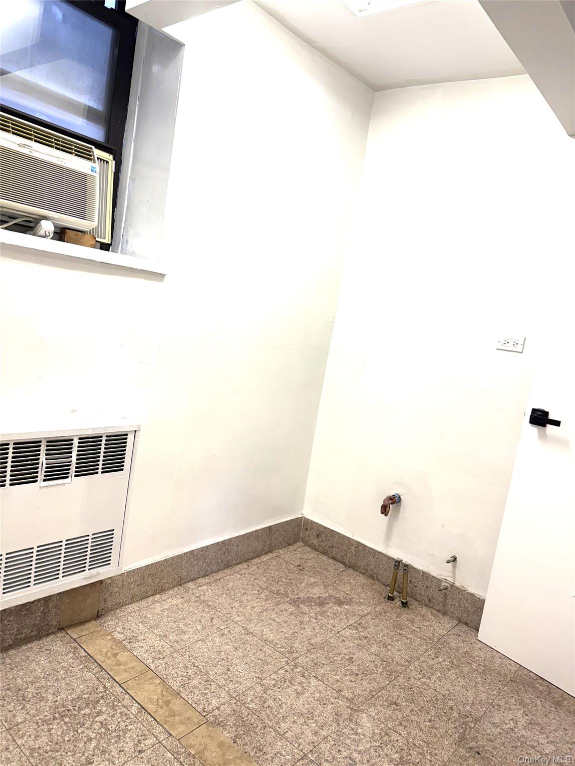 #8 photo, 141-05 Northern Boulevard, クイーンズ区 Flushing , NY 11354