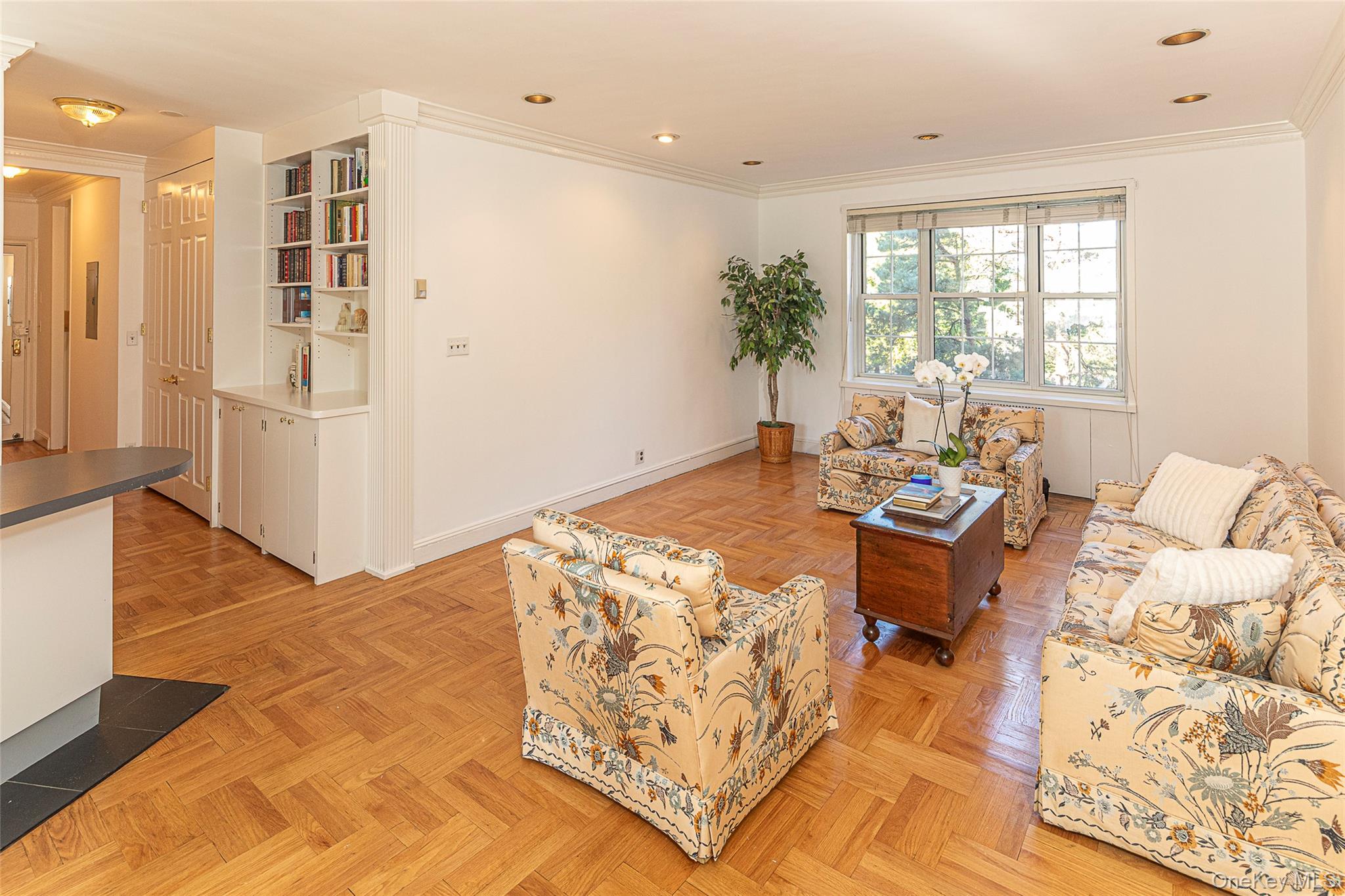 #8 photo, 3 Midland Gardens, ブロンクス区 Bronxville , NY 10708