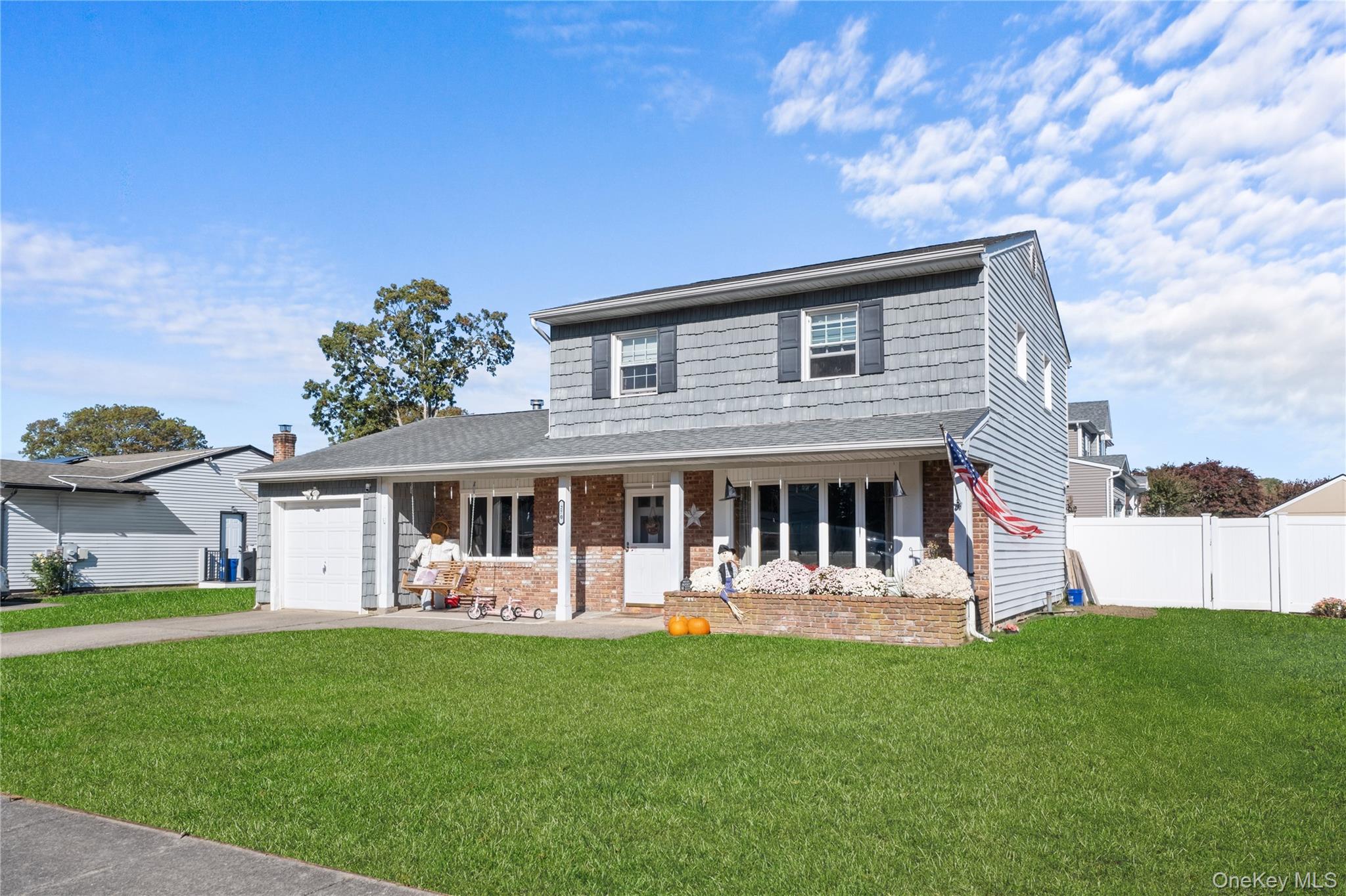 #3 photo, 270 Singingwood Drive, サフォーク郡 Holbrook , NY 11741