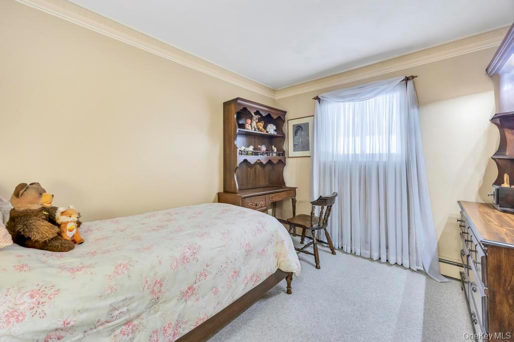 #12 photo, 7 Montana Street, Hicksville , NY 11801