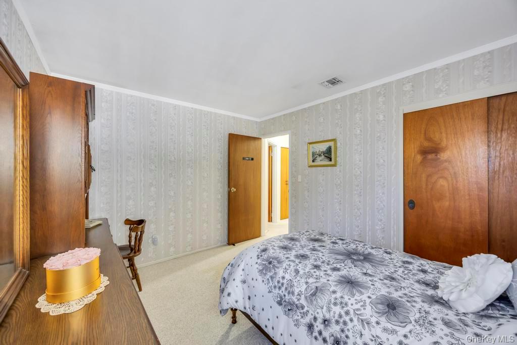 #15 photo, 7 Montana Street, Hicksville , NY 11801