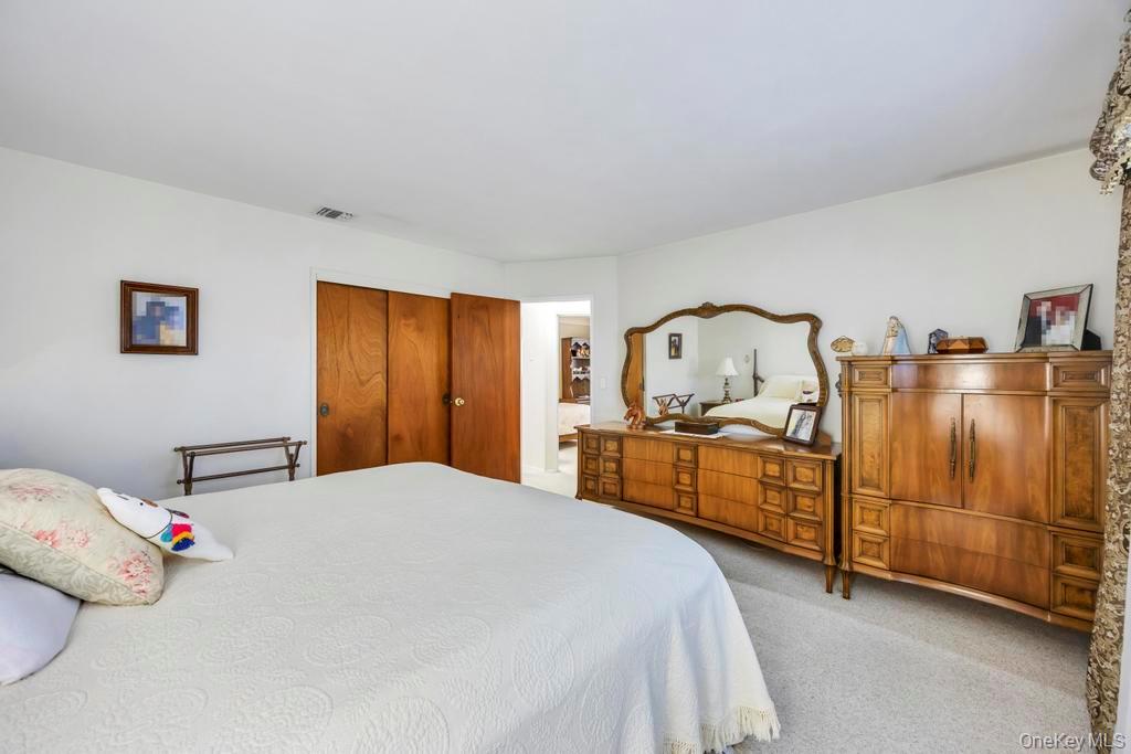 #17 photo, 7 Montana Street, Hicksville , NY 11801