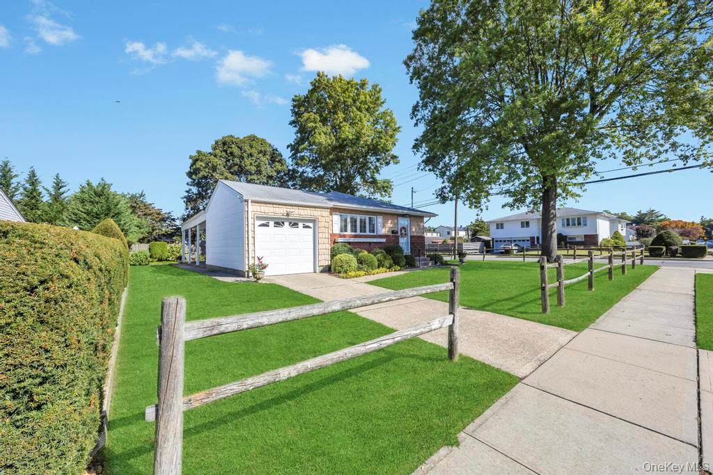 #2 photo, 7 Montana Street, Hicksville , NY 11801