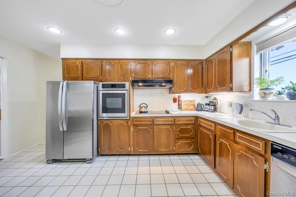 #3 photo, 7 Montana Street, Hicksville , NY 11801