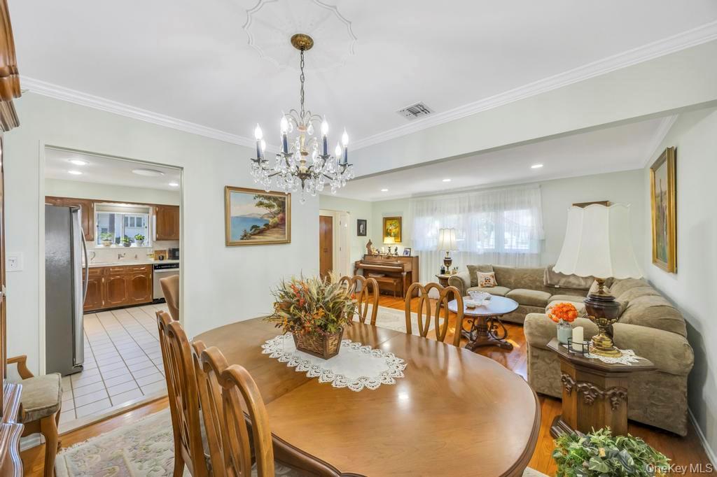 #8 photo, 7 Montana Street, Hicksville , NY 11801