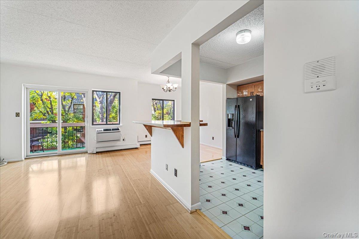 #3 photo, 7129 Sutton Place, Fresh Meadows , NY 11365