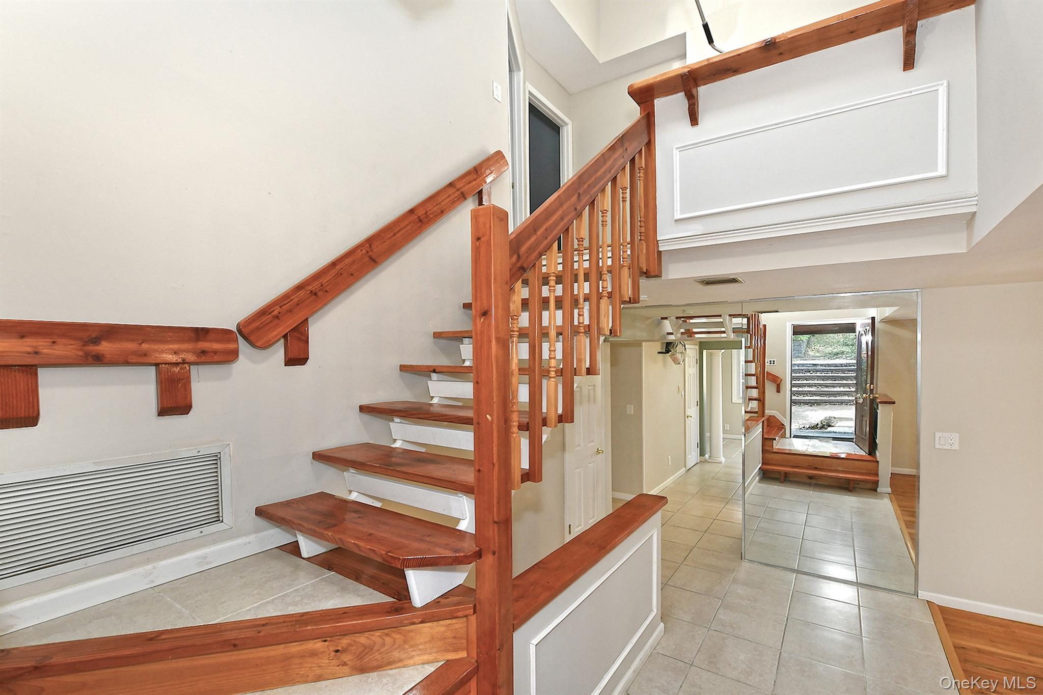 #18 photo, 5 Melia Way, Huntington Station , NY 11746