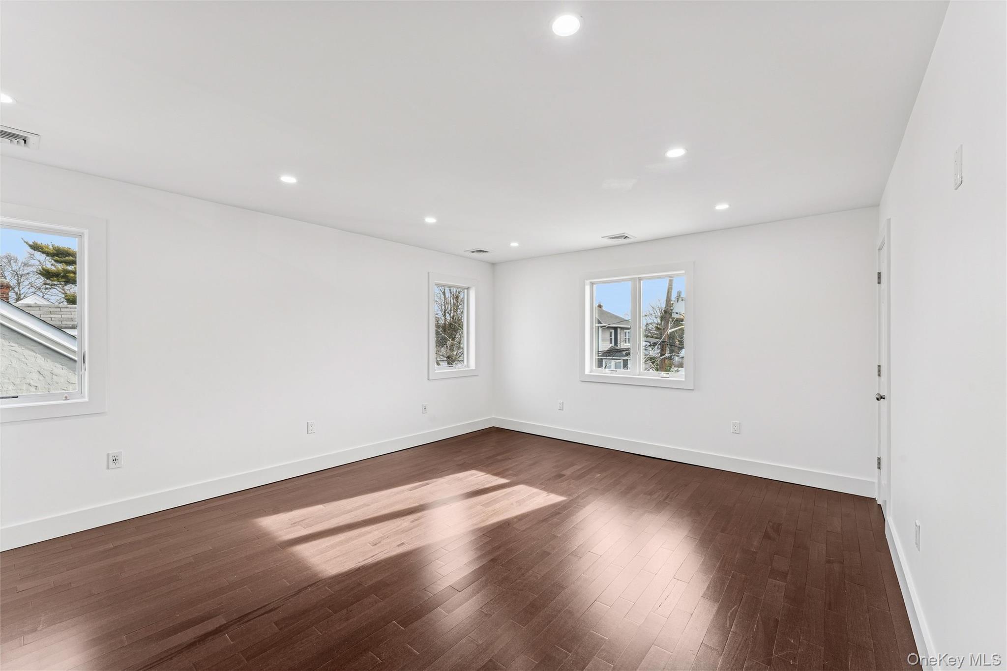 #16 photo, 1064 Mora Place, Woodmere , NY 11598