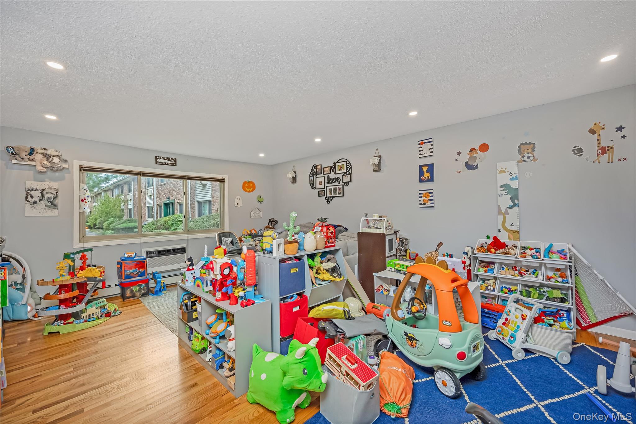 #11 photo, 2449 Union Blvd, サフォーク郡 Islip , NY 11751